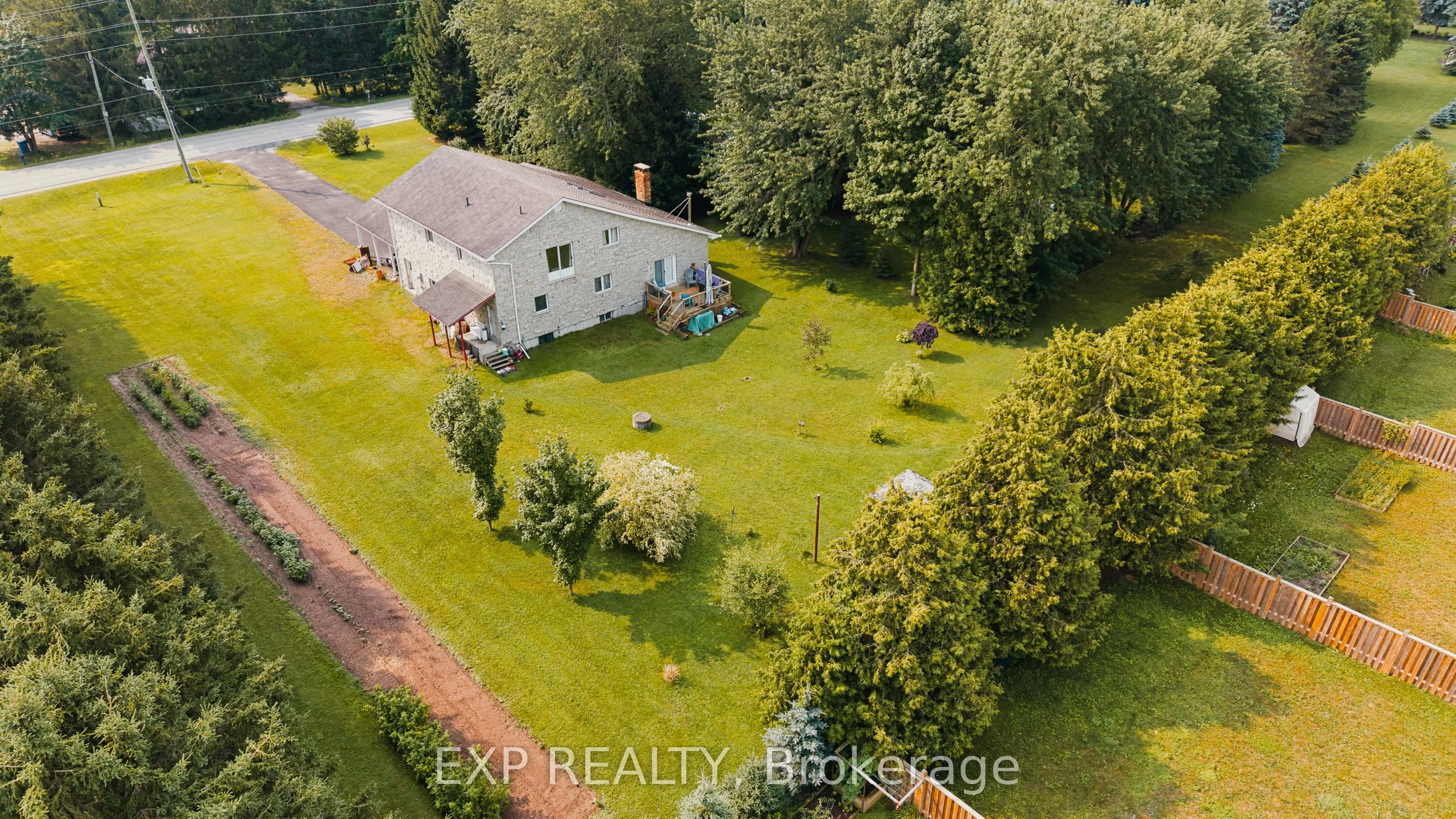 104 Sideroad 18 Road