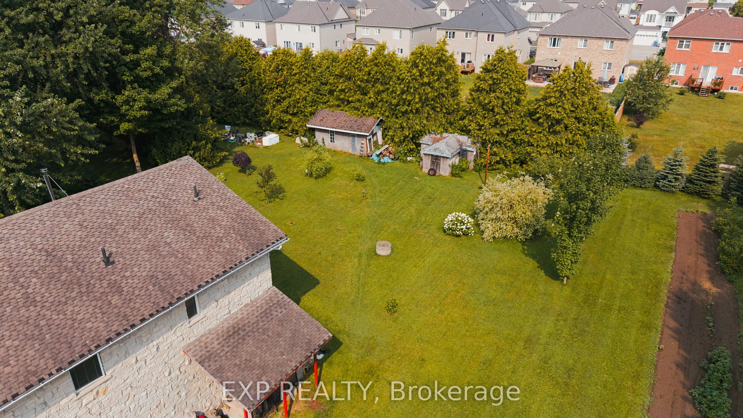 104 Sideroad 18 Road