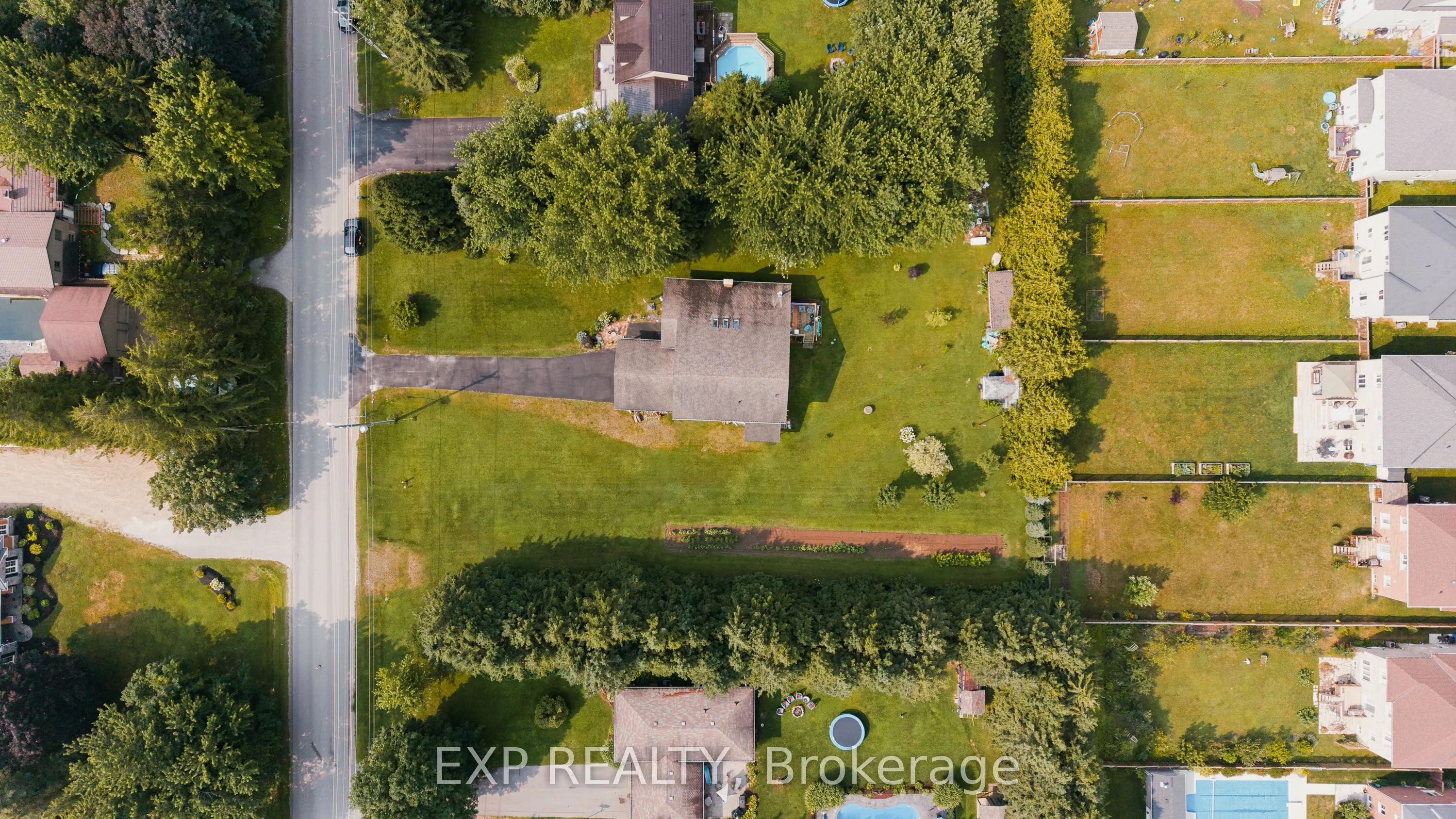 104 Sideroad 18 Road