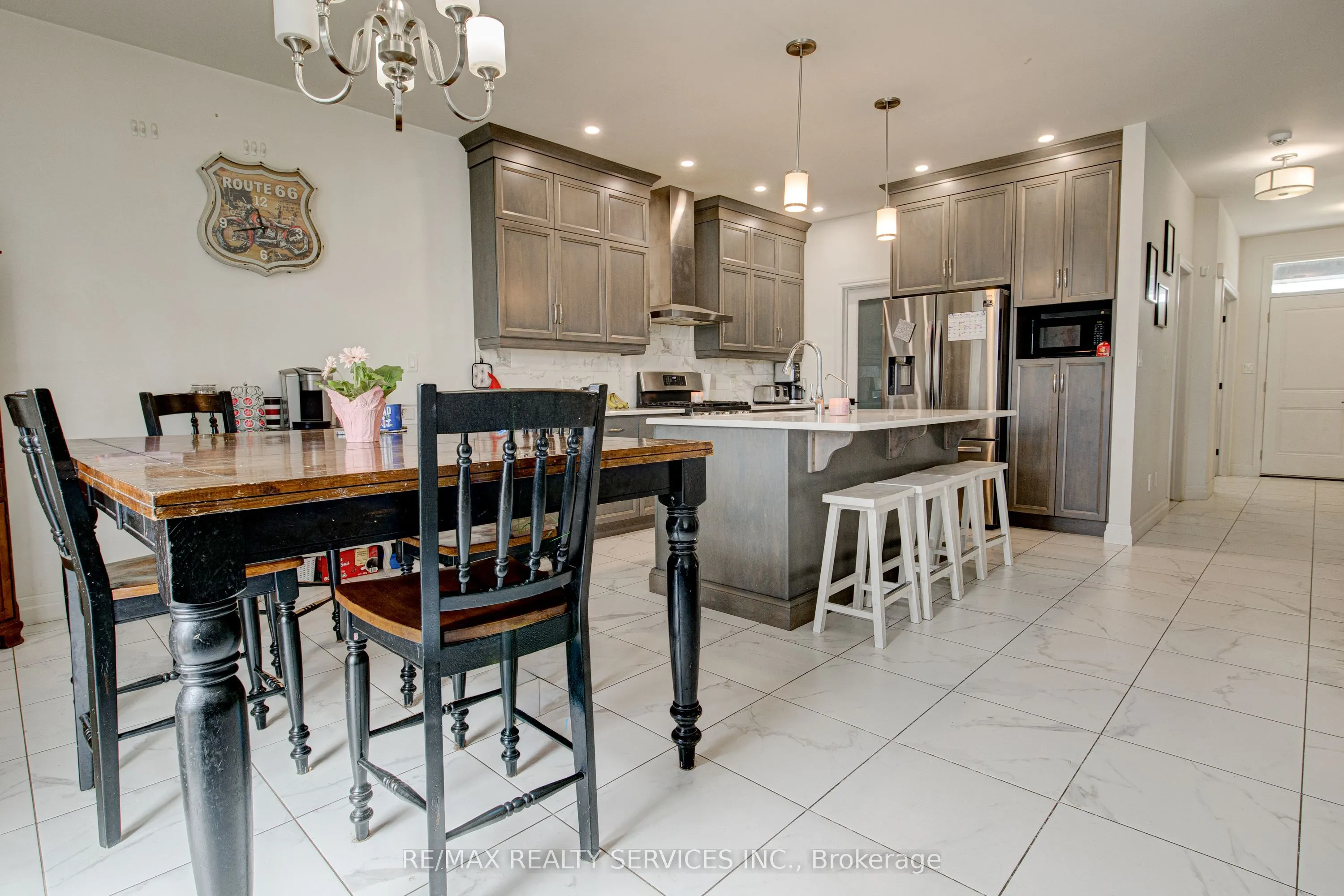 240 Tamarack Blvd Boulevard