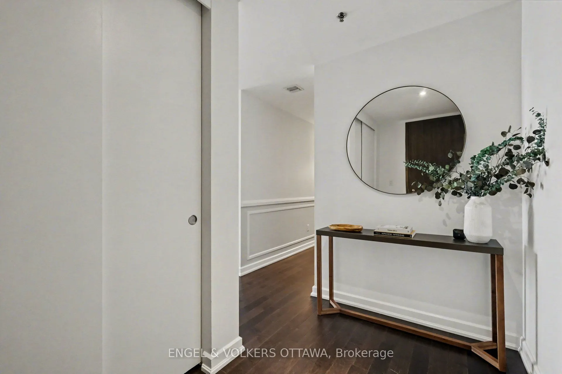 300 Lisgar Street #513