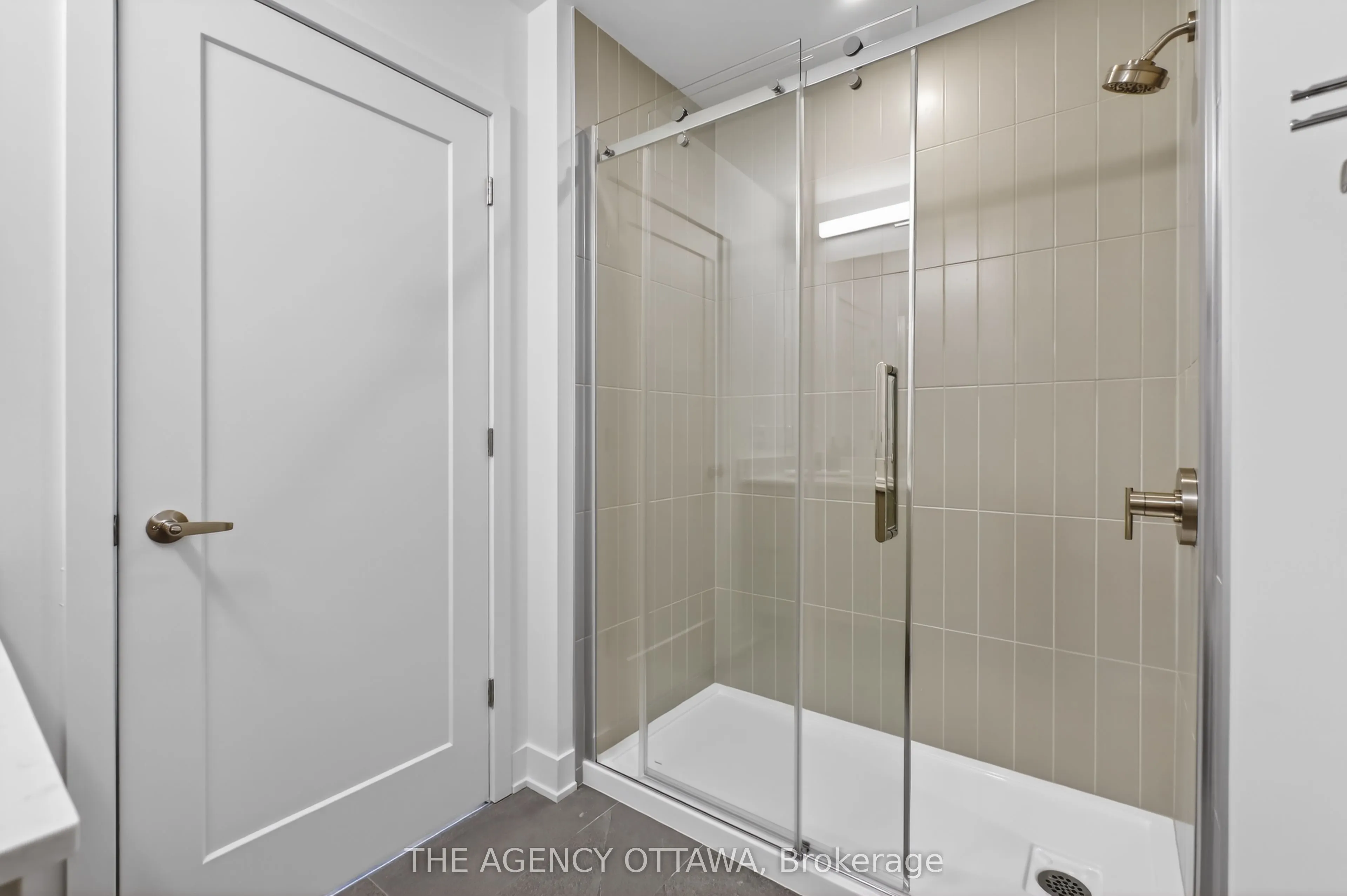 3085 Riverside Drive #209