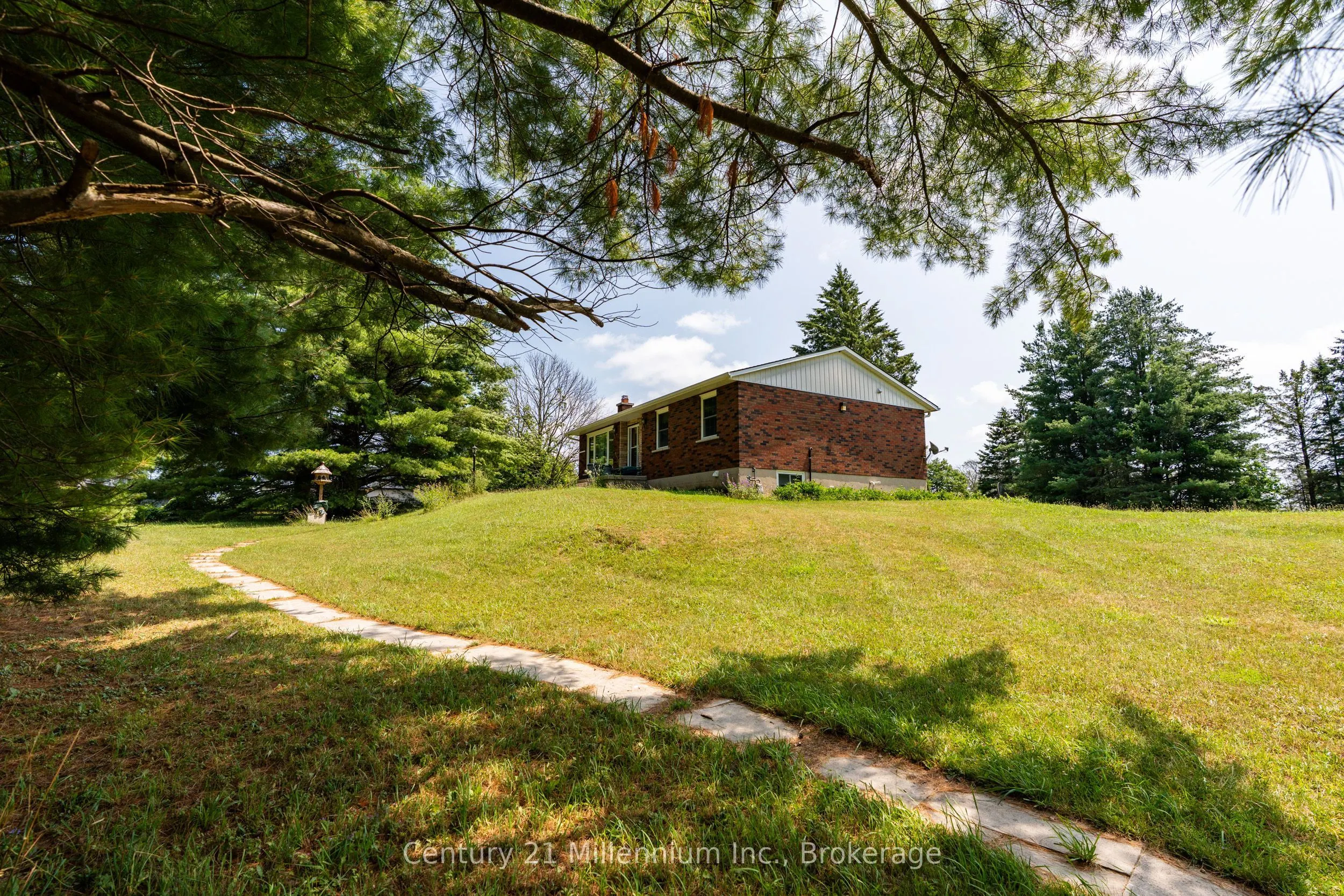 102768 Grey Rd 18 Road