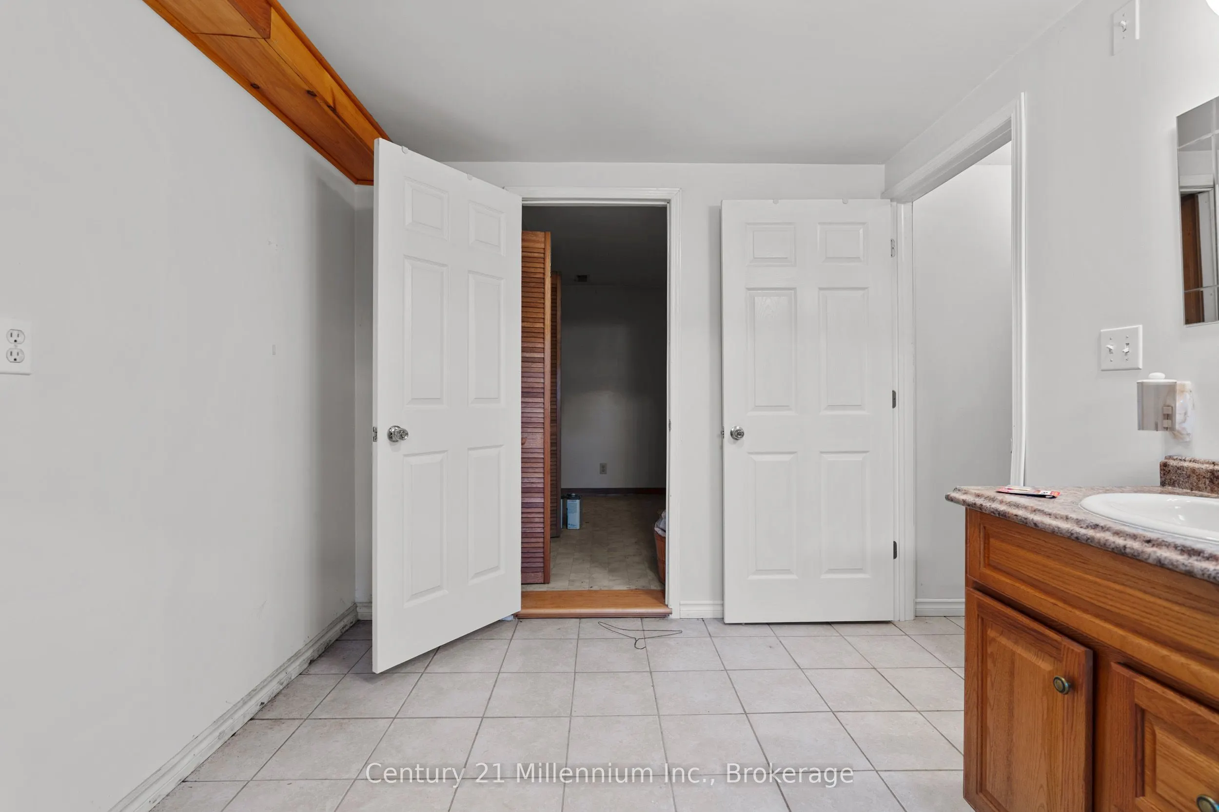 102768 Grey Rd 18 Road