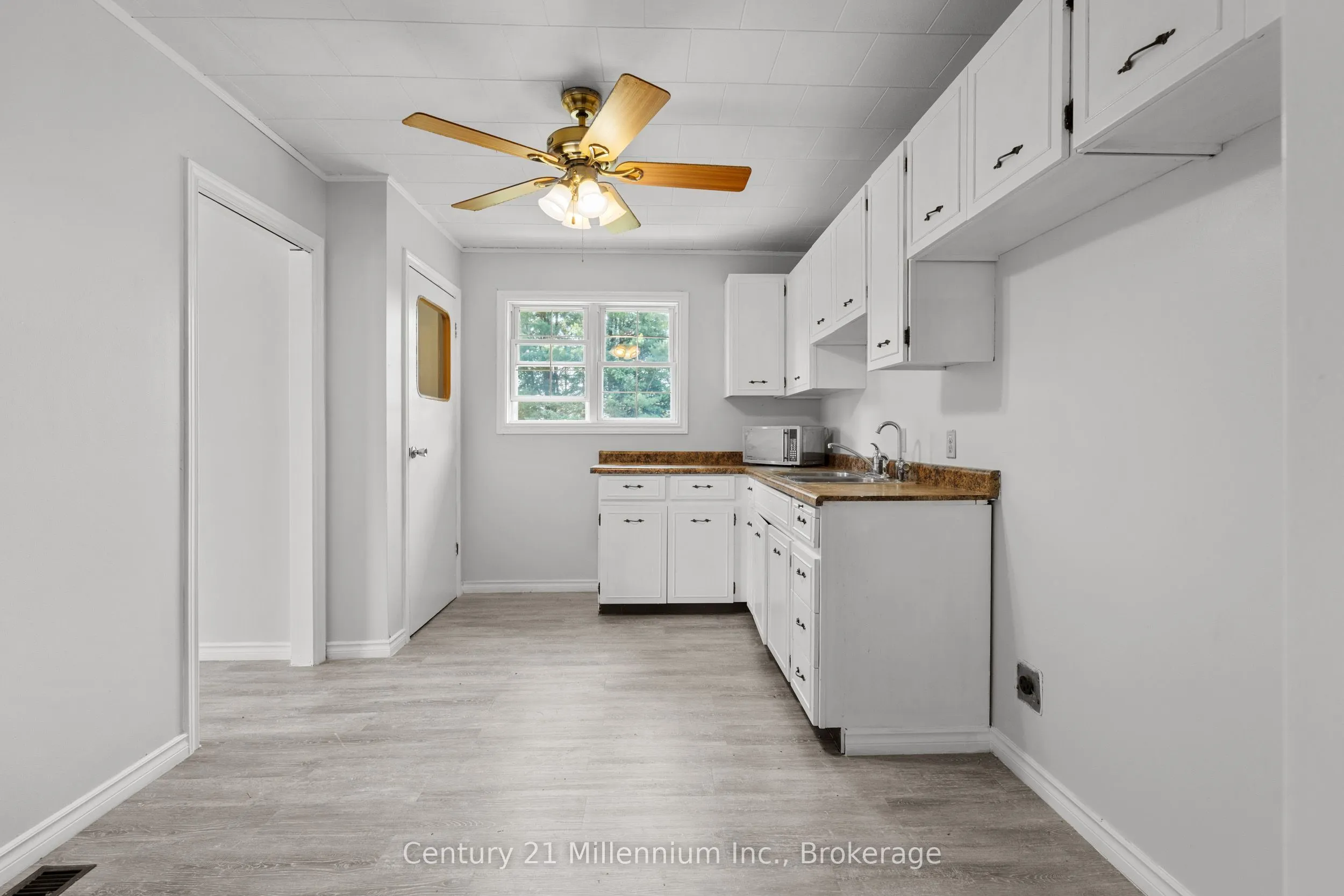 102768 Grey Rd 18 Road