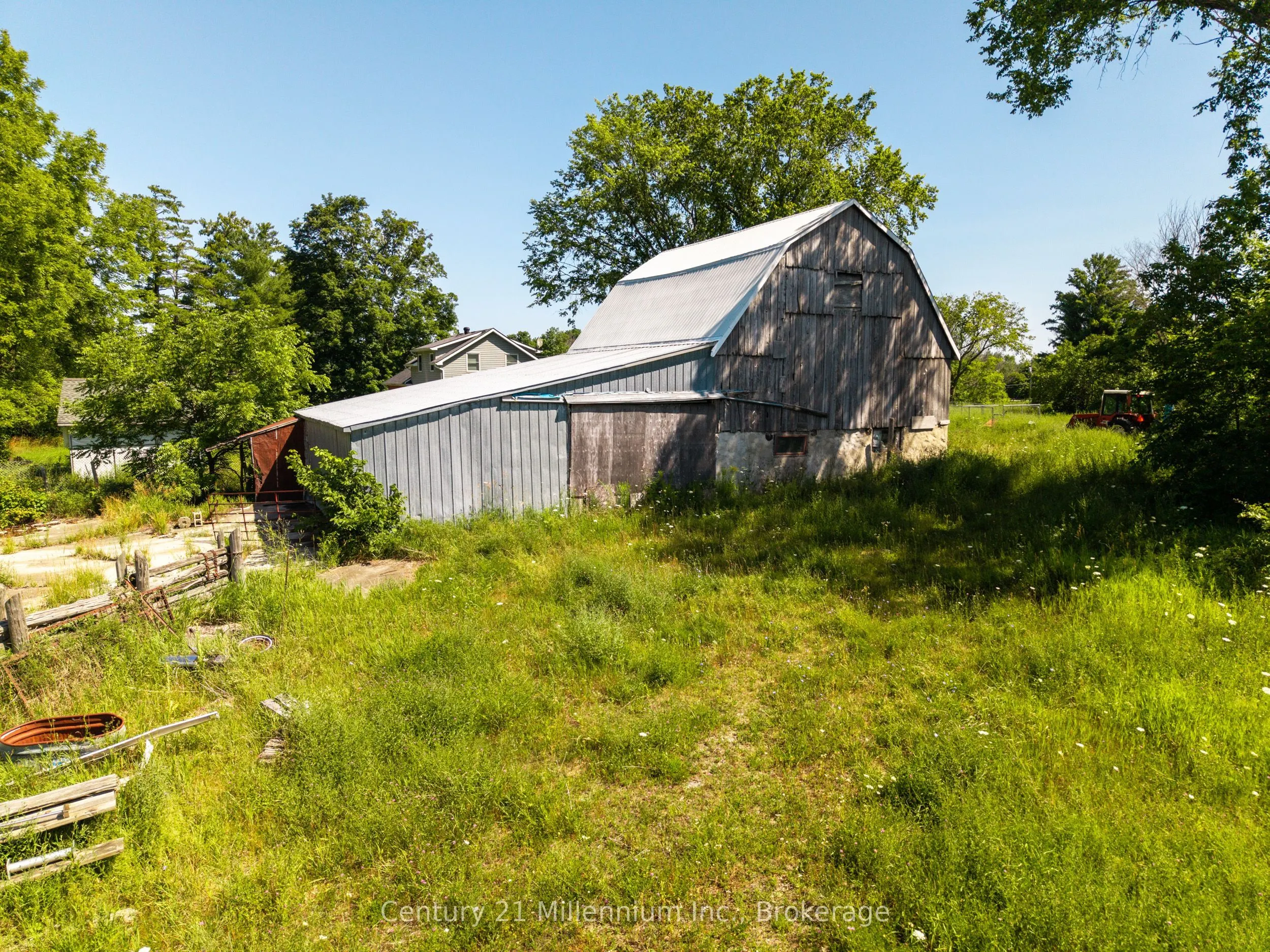 102768 Grey Rd 18 Road