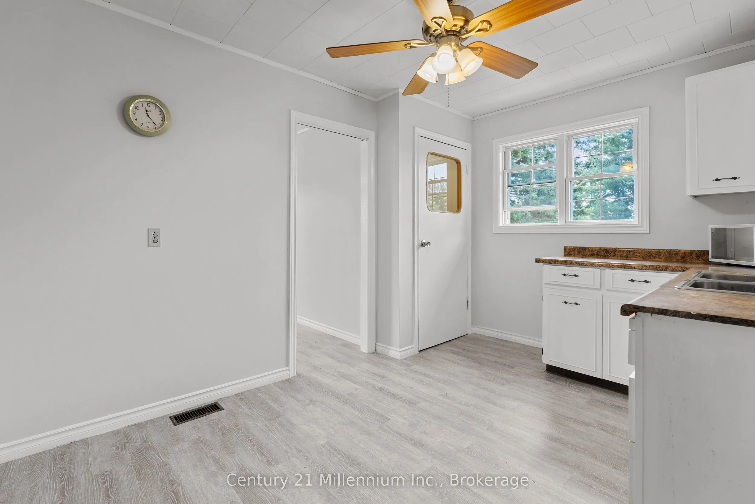102768 Grey Rd 18 Road