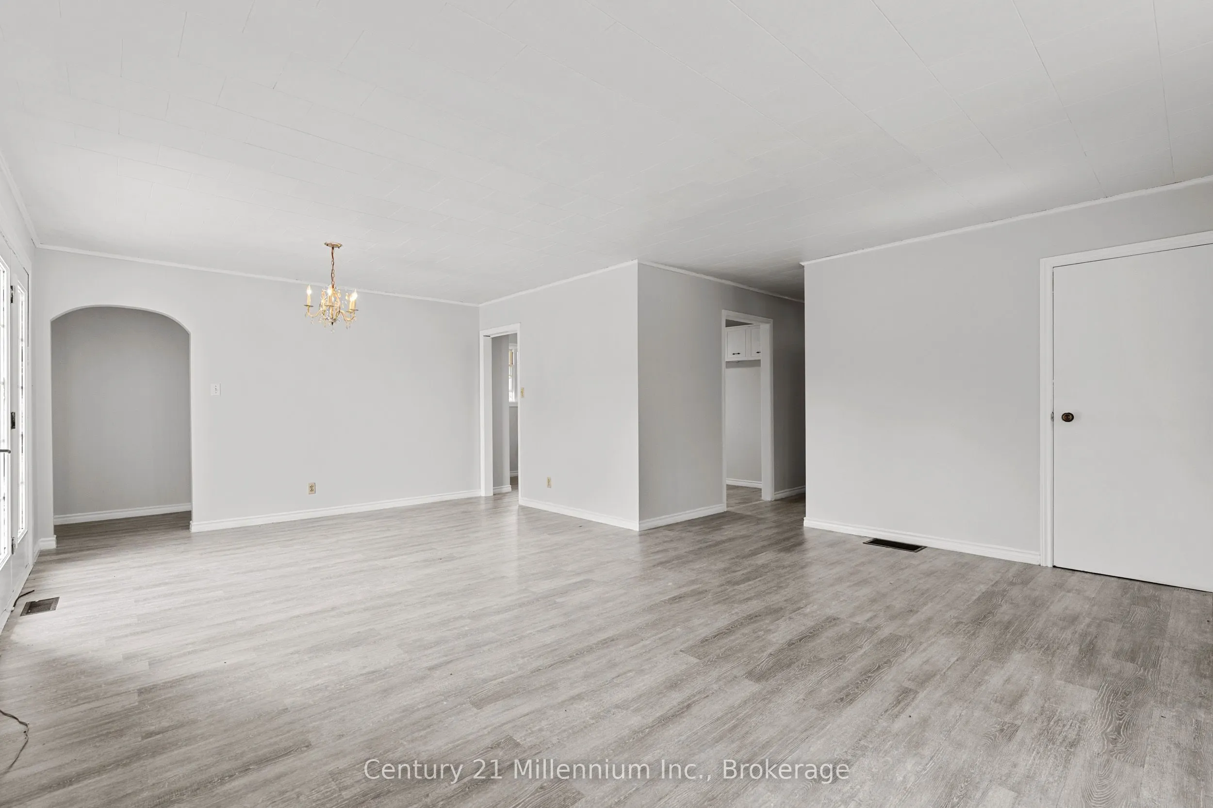 102768 Grey Rd 18 Road