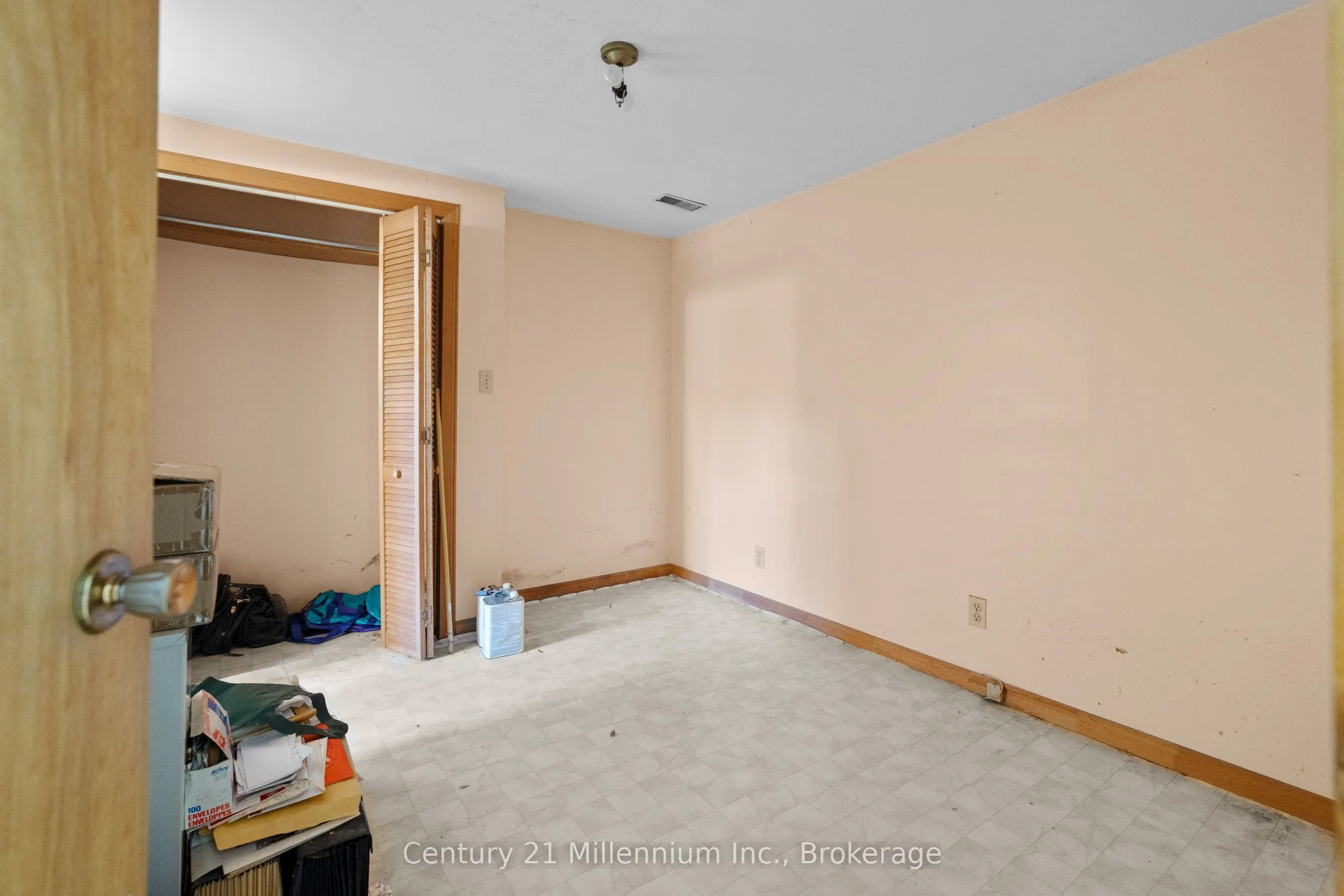 102768 Grey Rd 18 Road