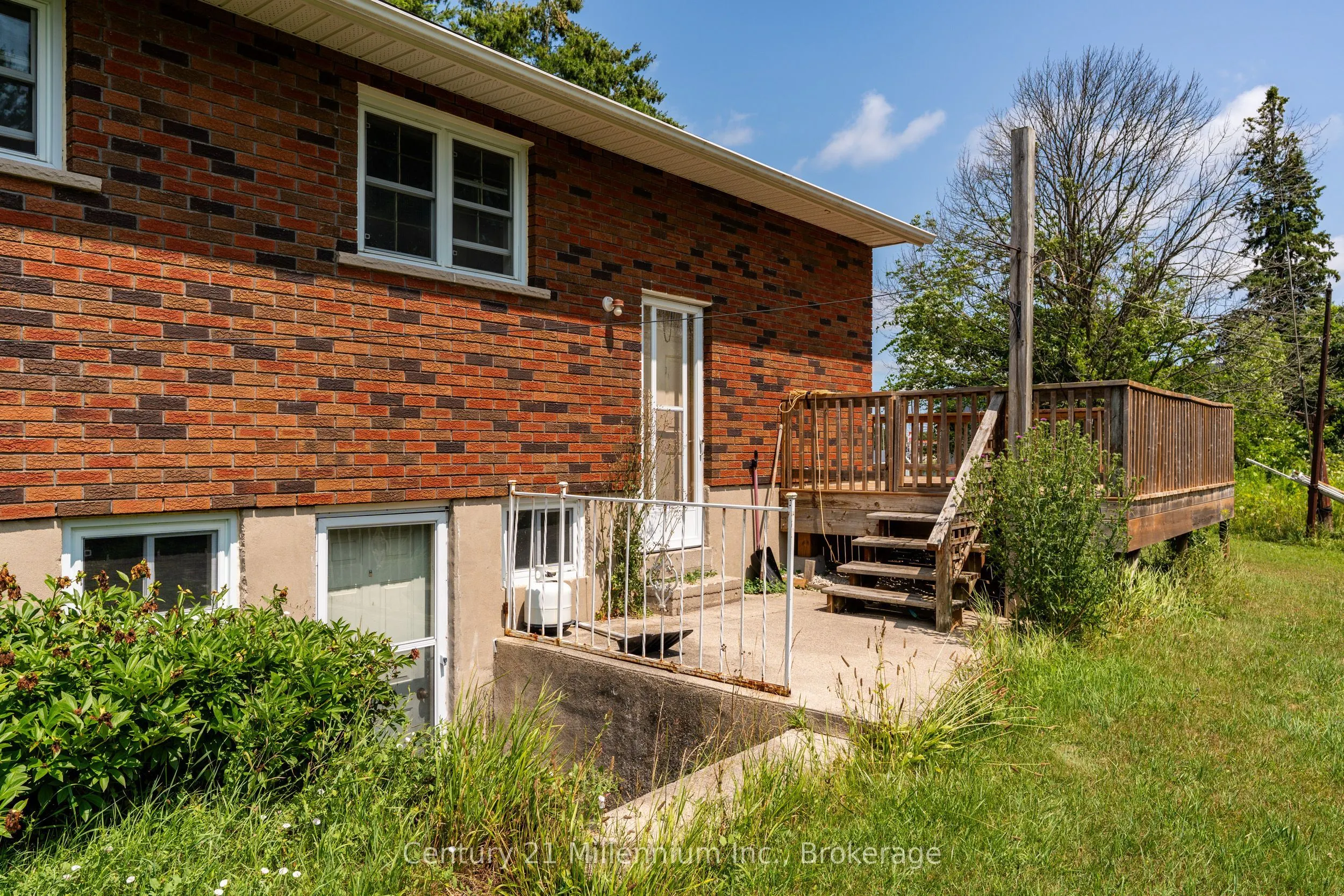 102768 Grey Rd 18 Road