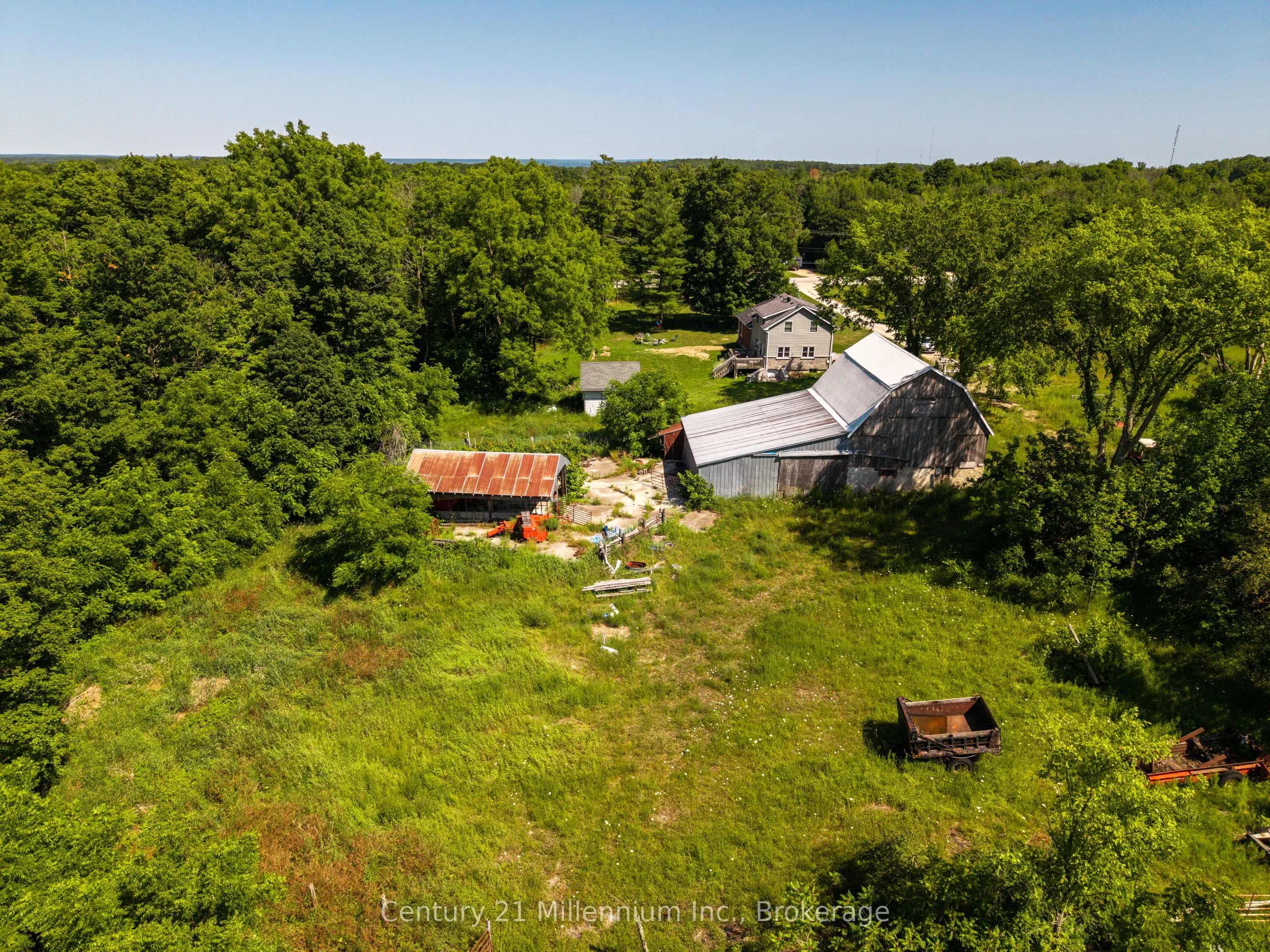 102768 Grey Rd 18 Road