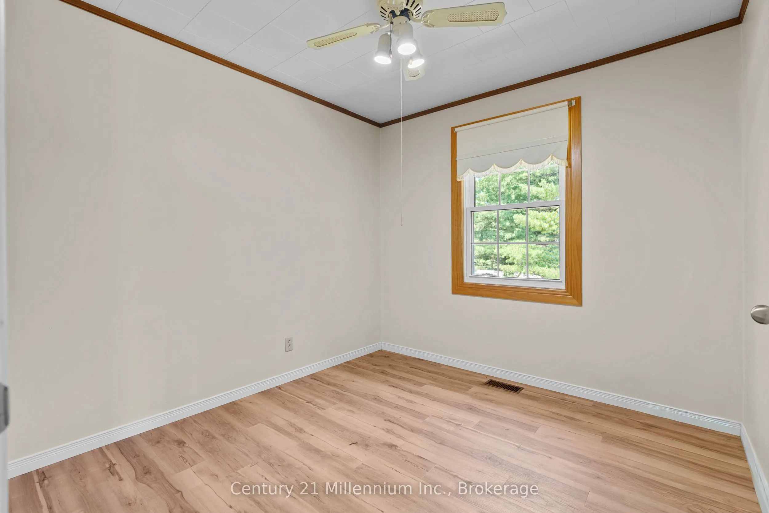 102768 Grey Rd 18 Road