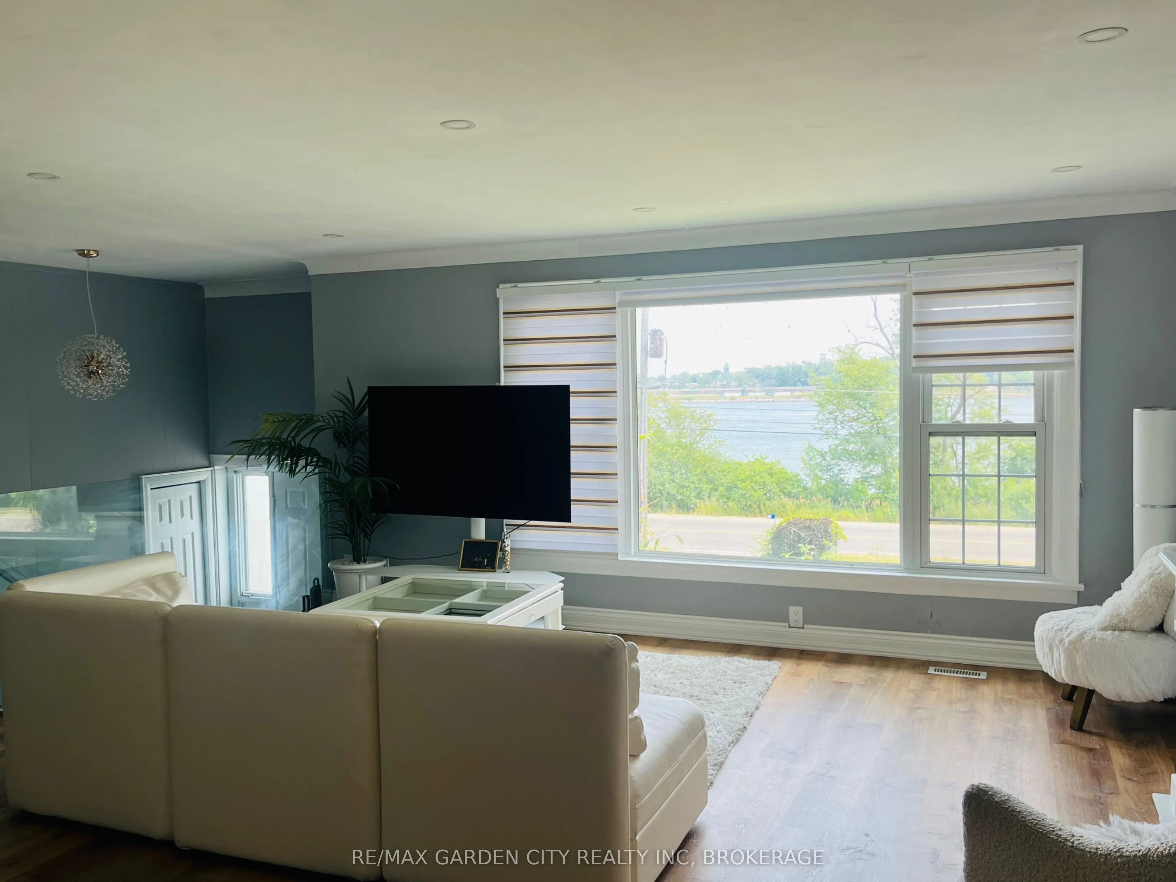 431 Niagara Boulevard