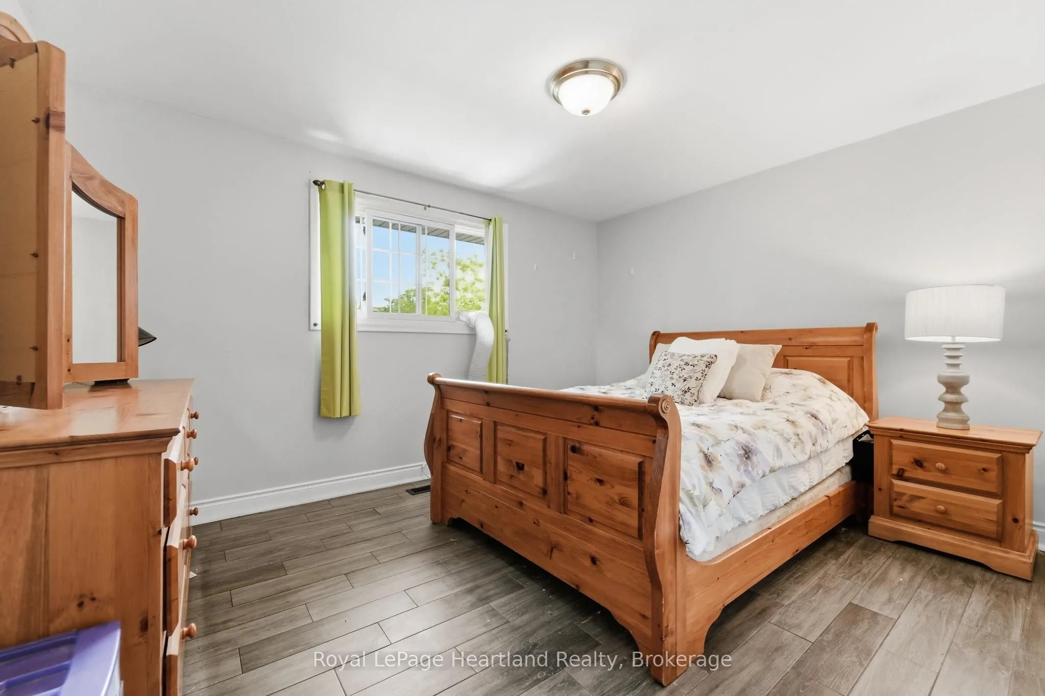 223 Kemp Crescent