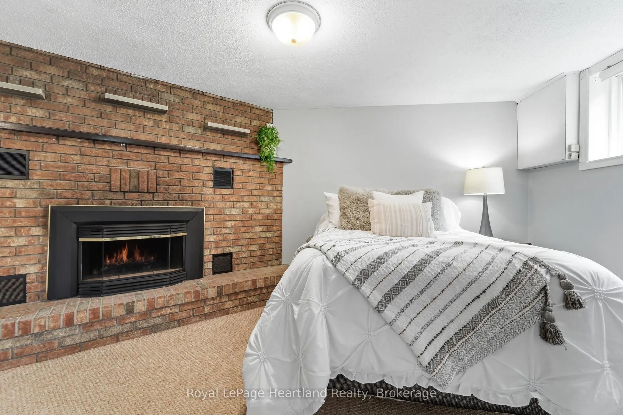 223 Kemp Crescent