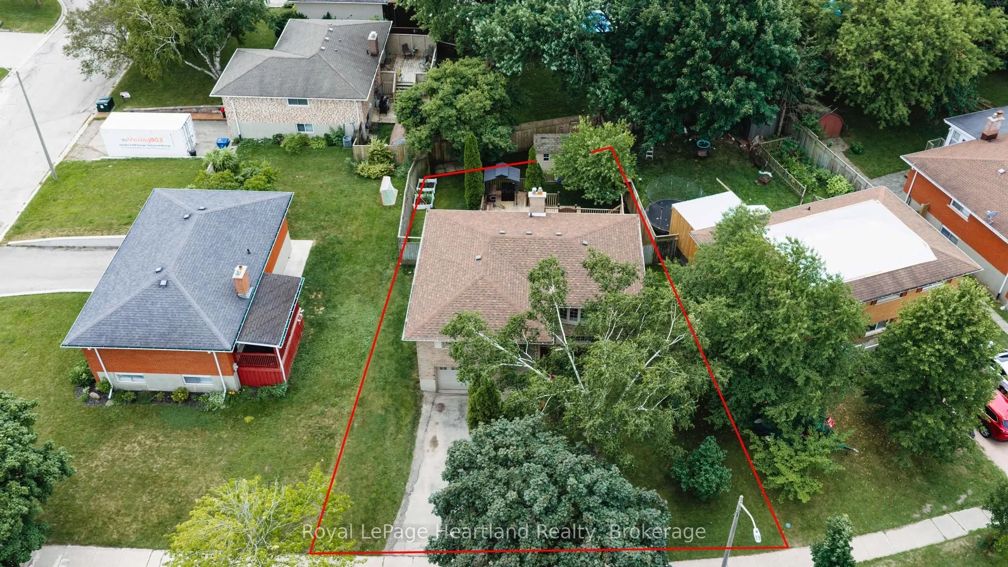 223 Kemp Crescent