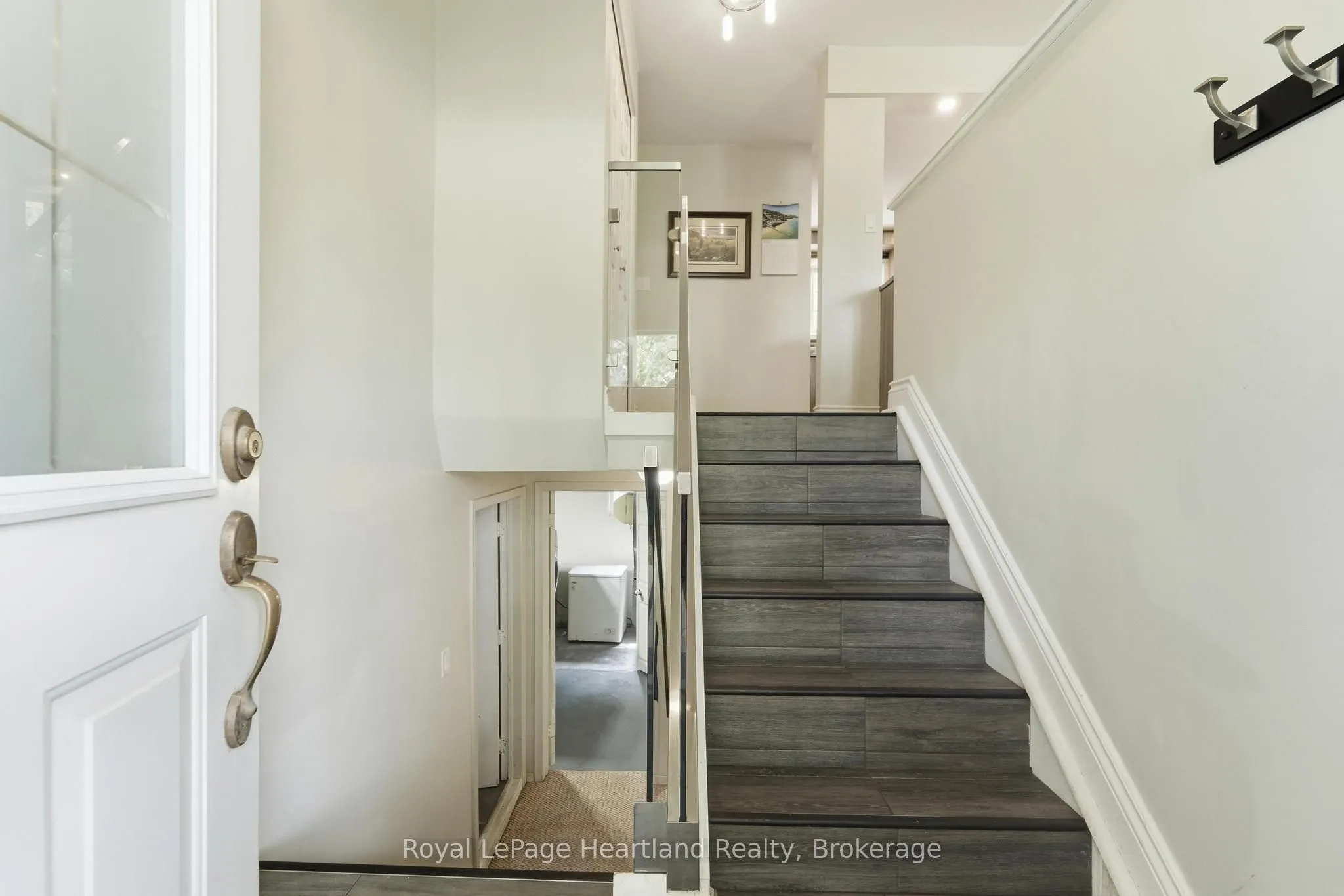 223 Kemp Crescent
