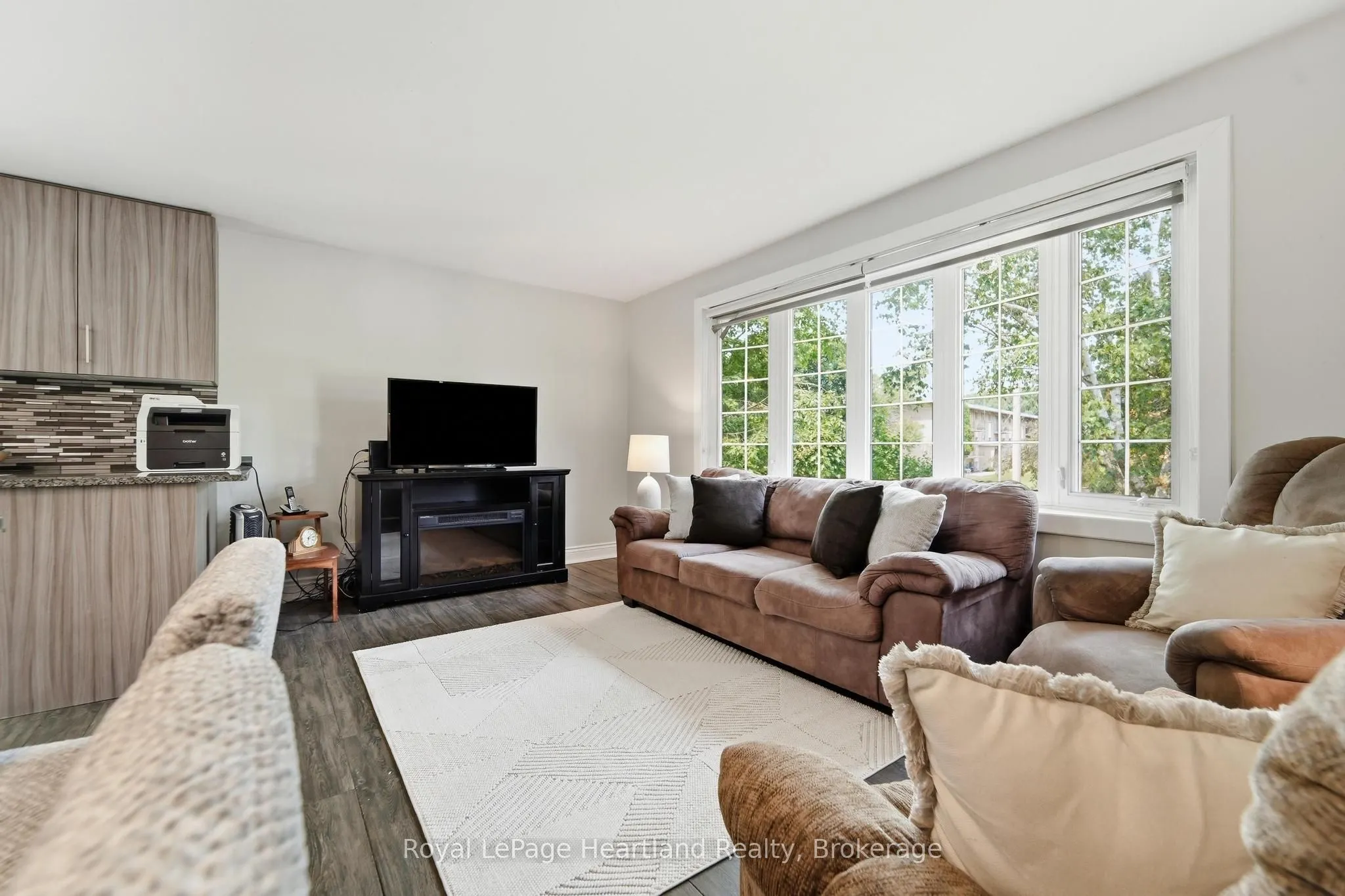 223 Kemp Crescent