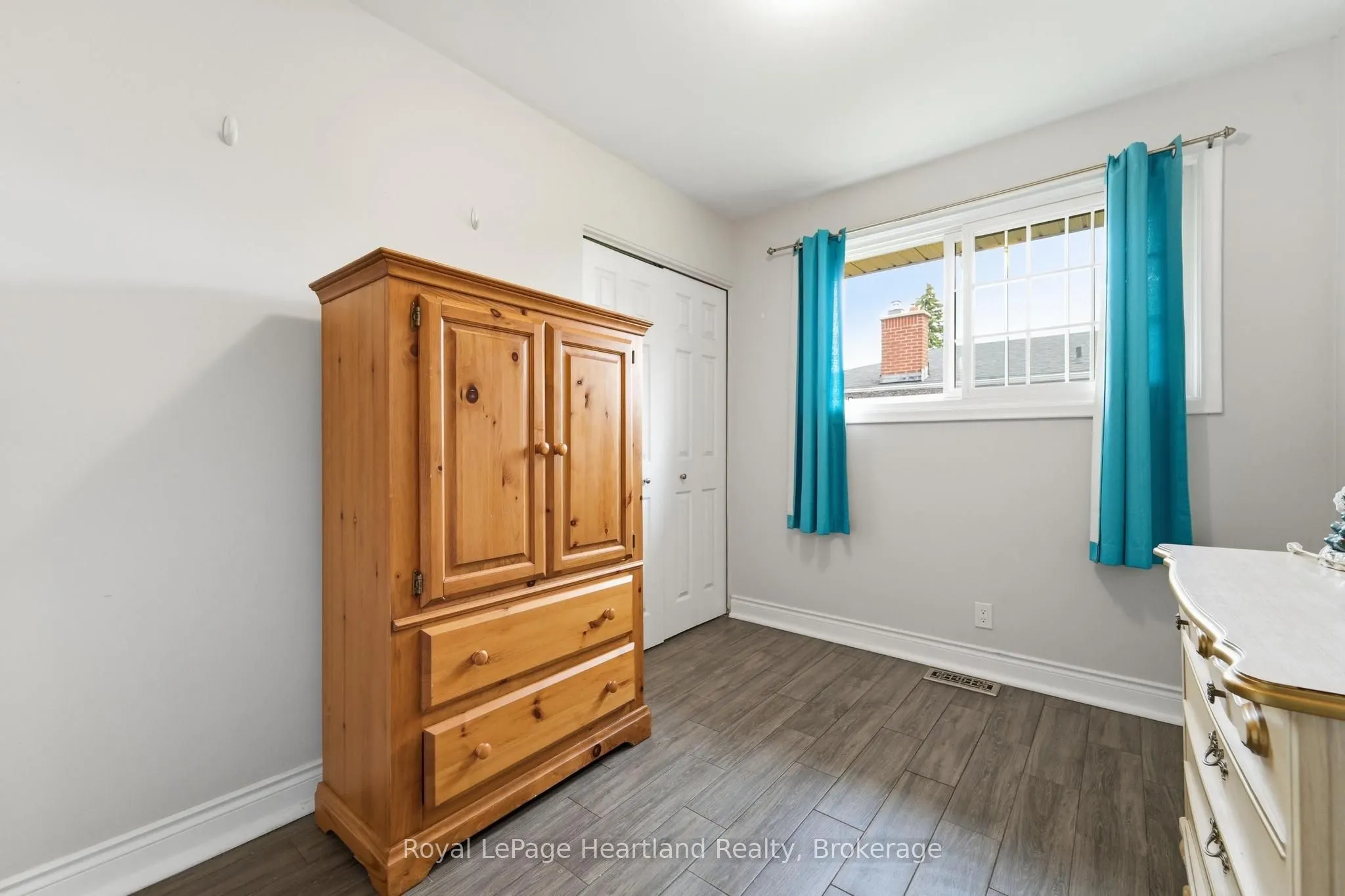 223 Kemp Crescent