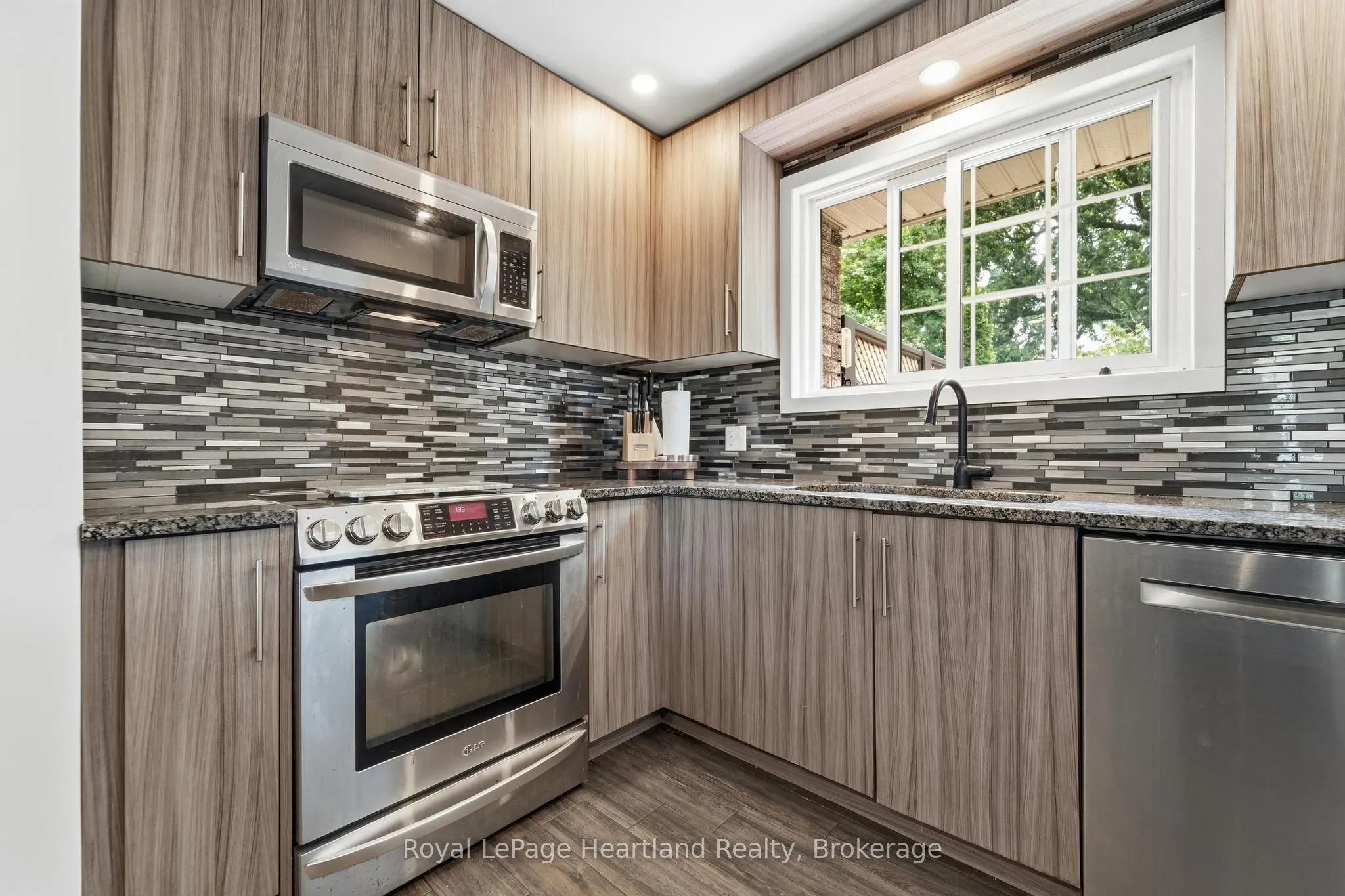 223 Kemp Crescent