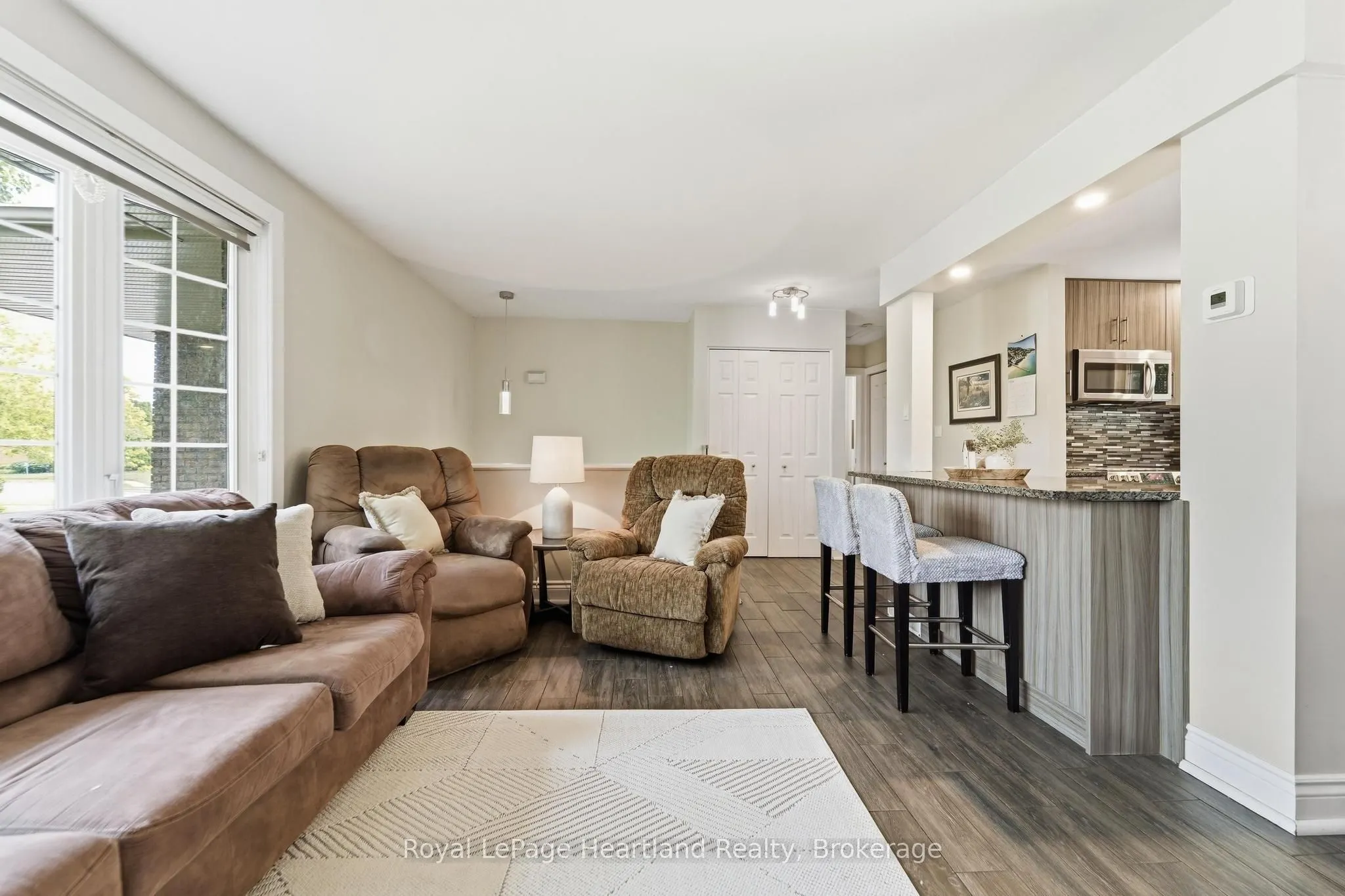 223 Kemp Crescent