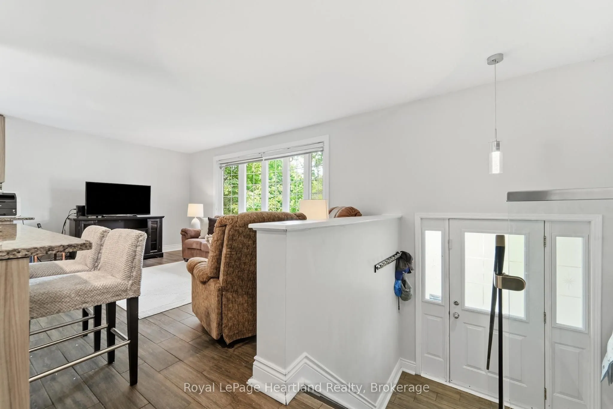 223 Kemp Crescent