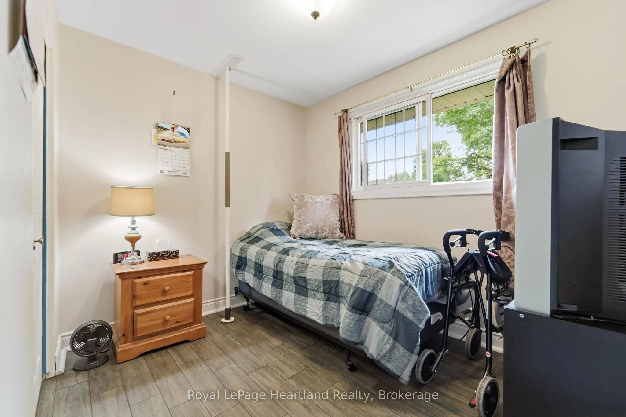 223 Kemp Crescent