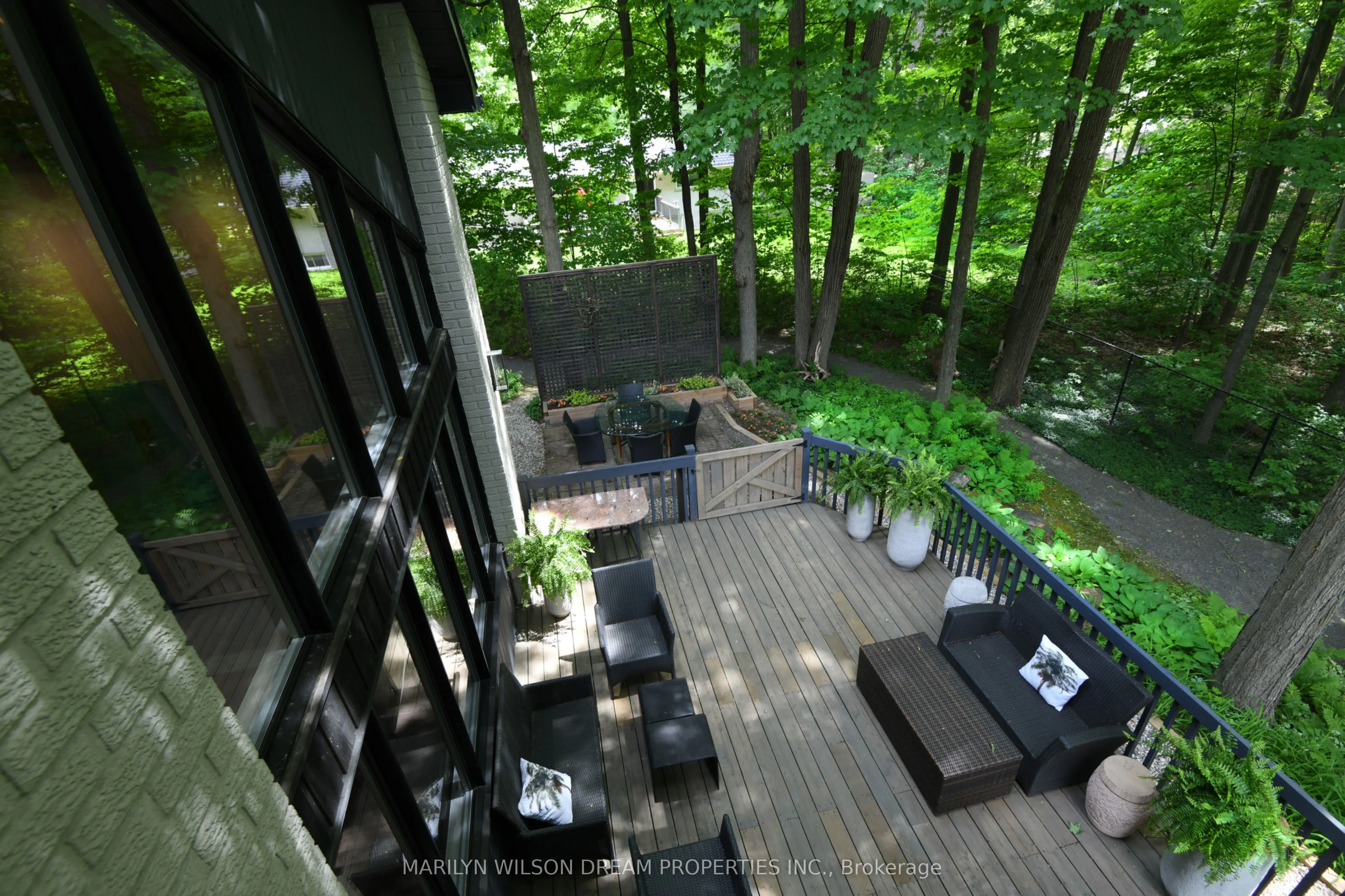 11 Burrows Road