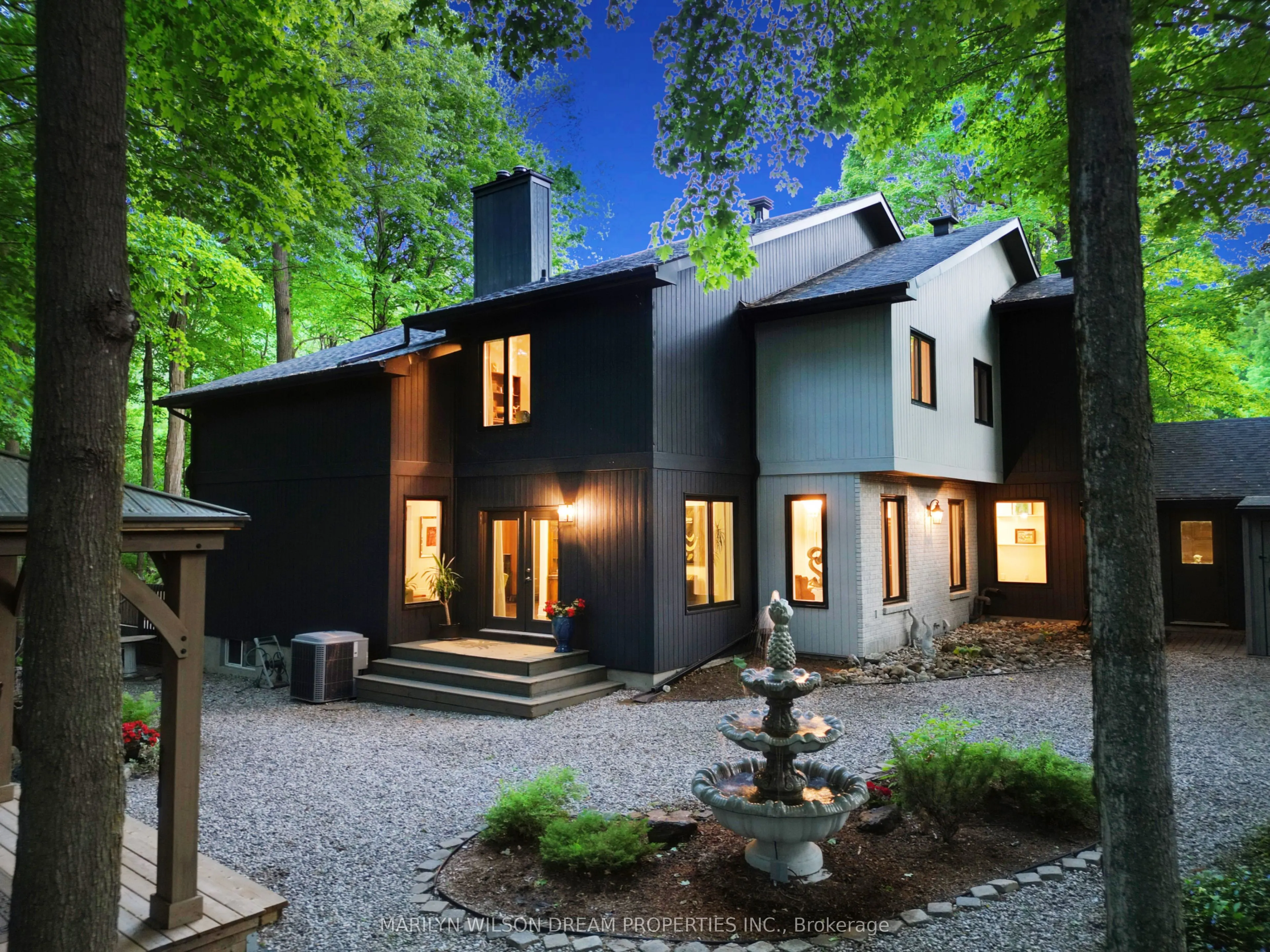 11 Burrows Road