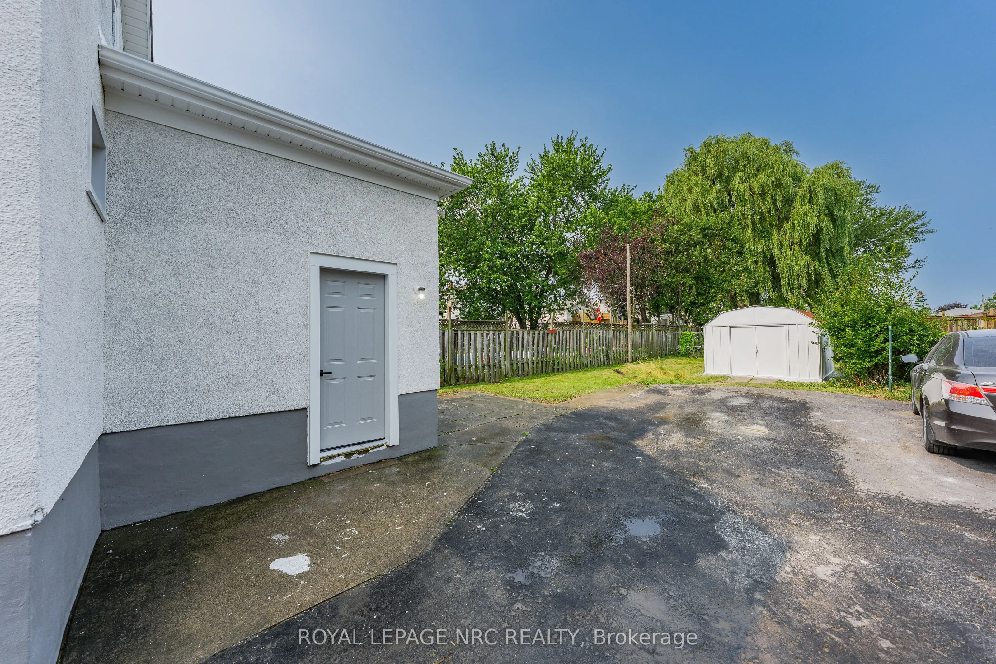 51 Queen Street S