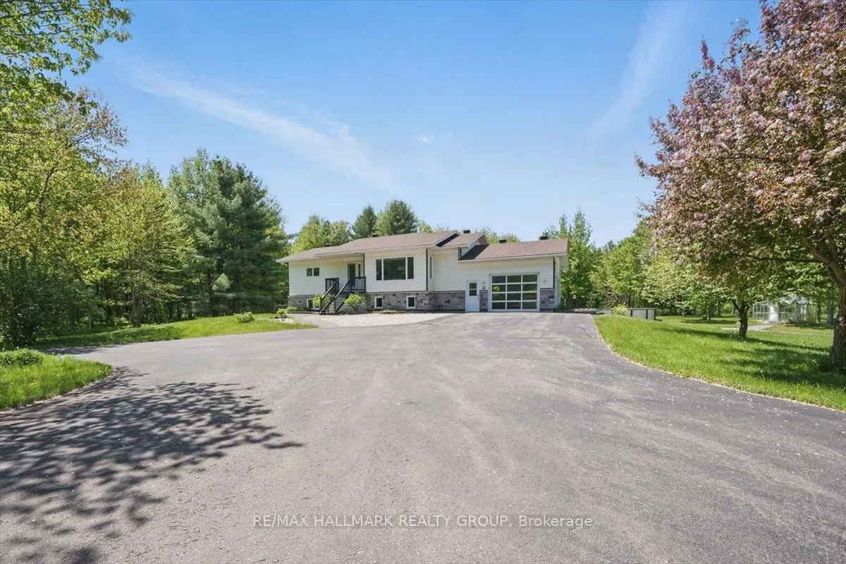 1720 Des Pins Road