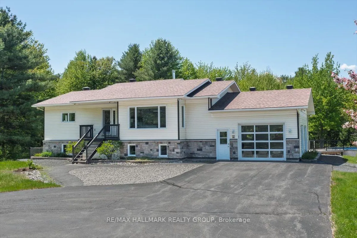1720 Des Pins Road
