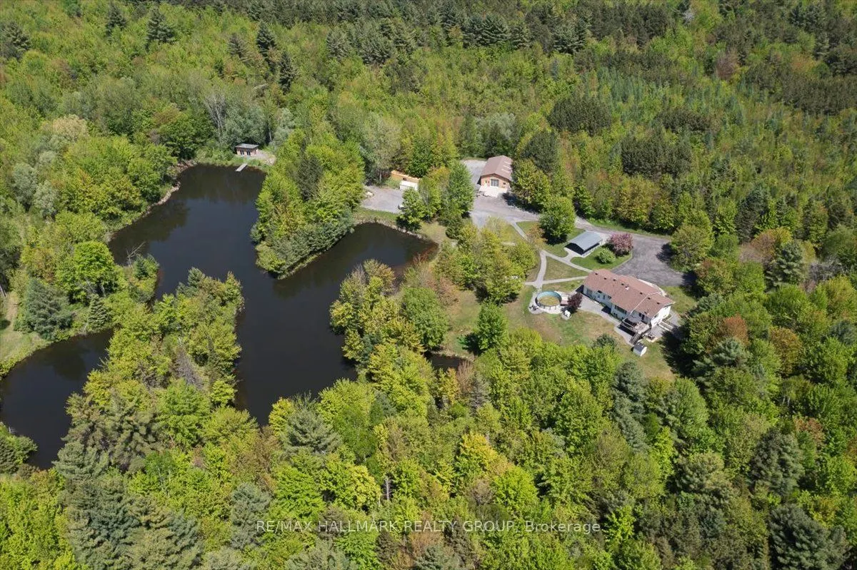 1720 Des Pins Road