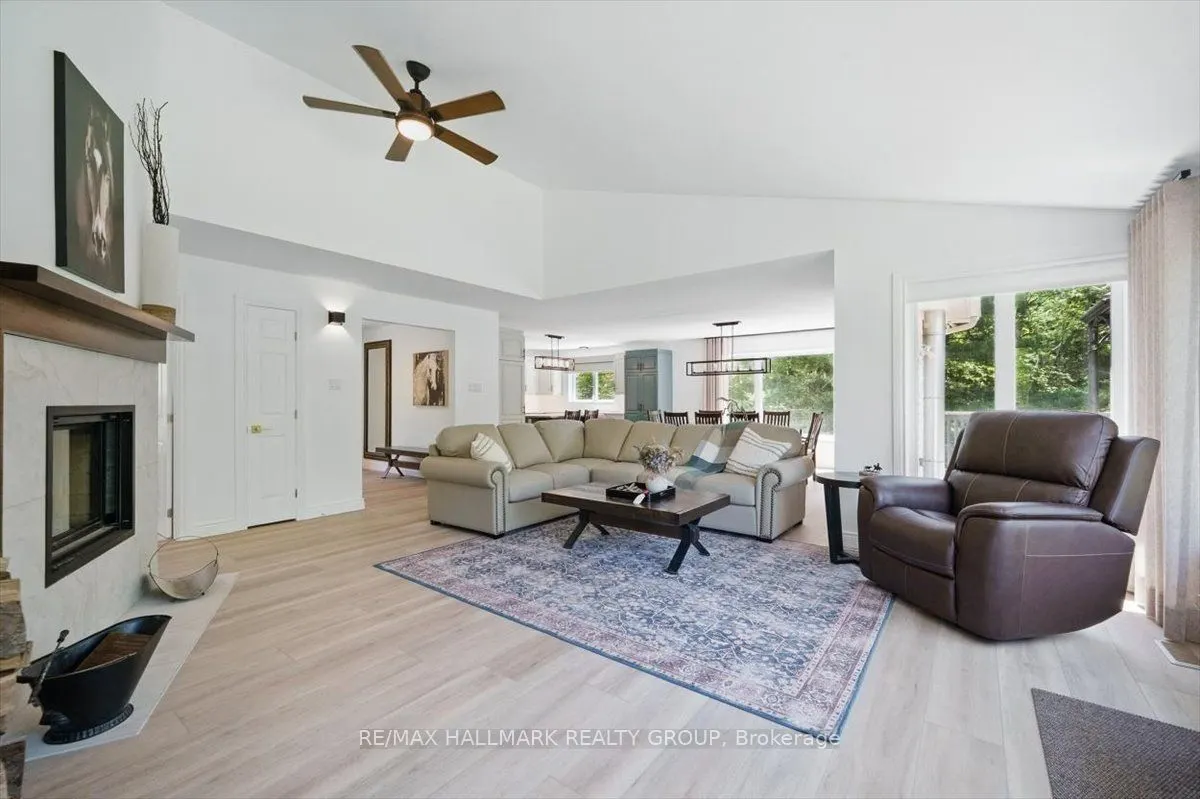 1720 Des Pins Road