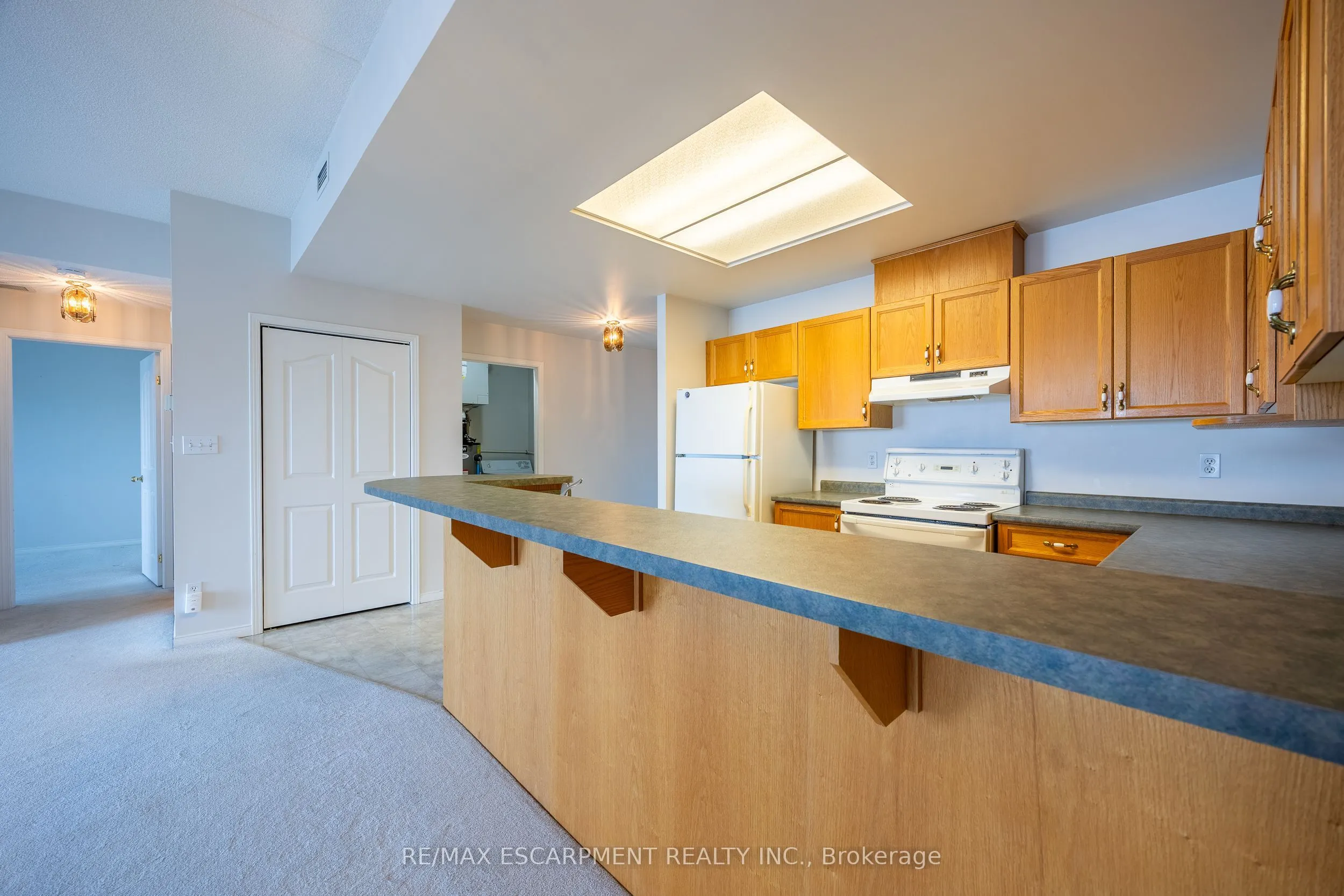 210 Main Street E #309