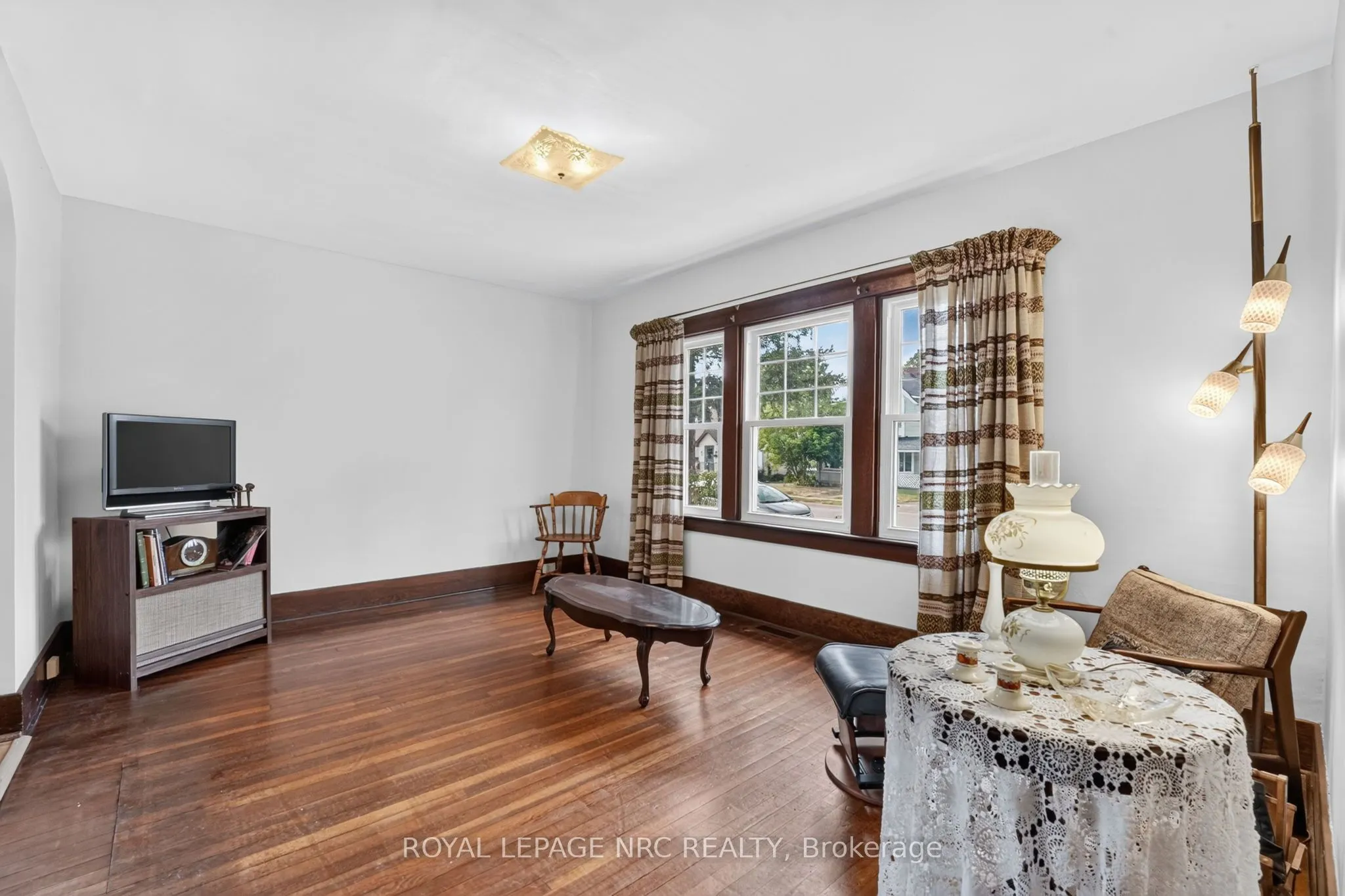 301 Dufferin Street