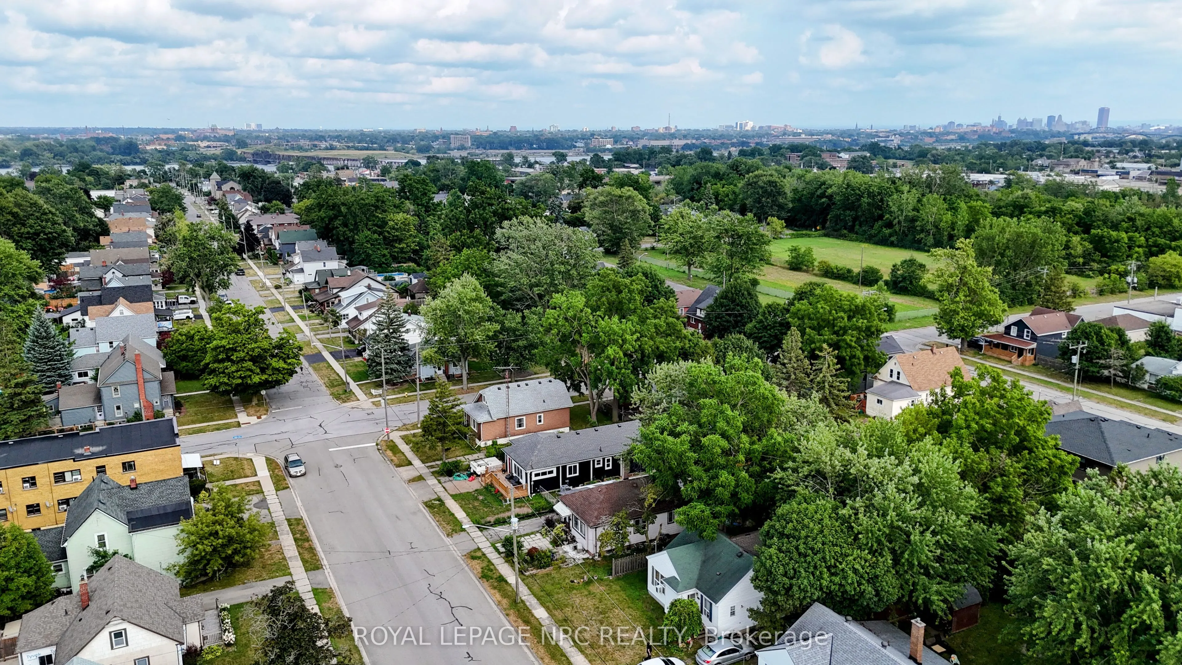 301 Dufferin Street