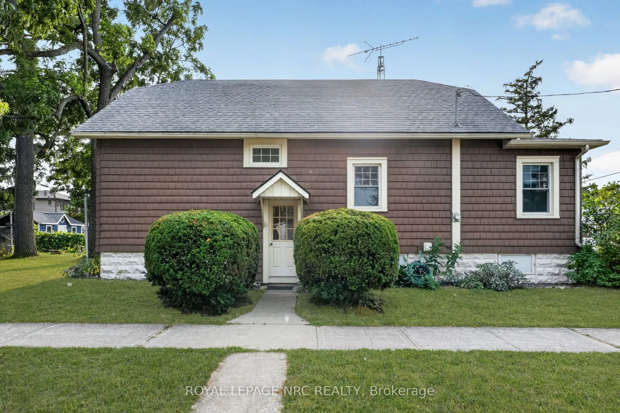 301 Dufferin Street