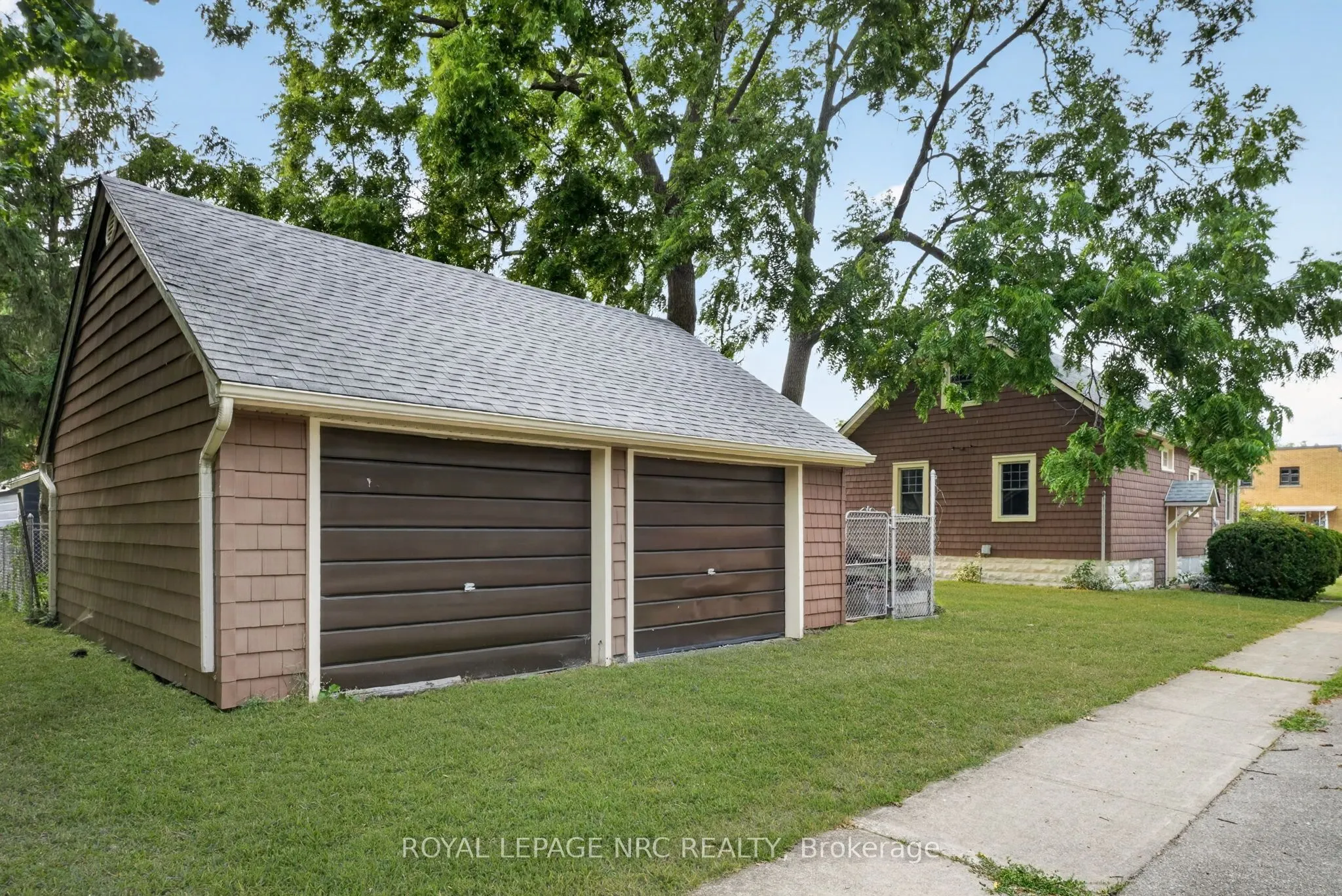 301 Dufferin Street