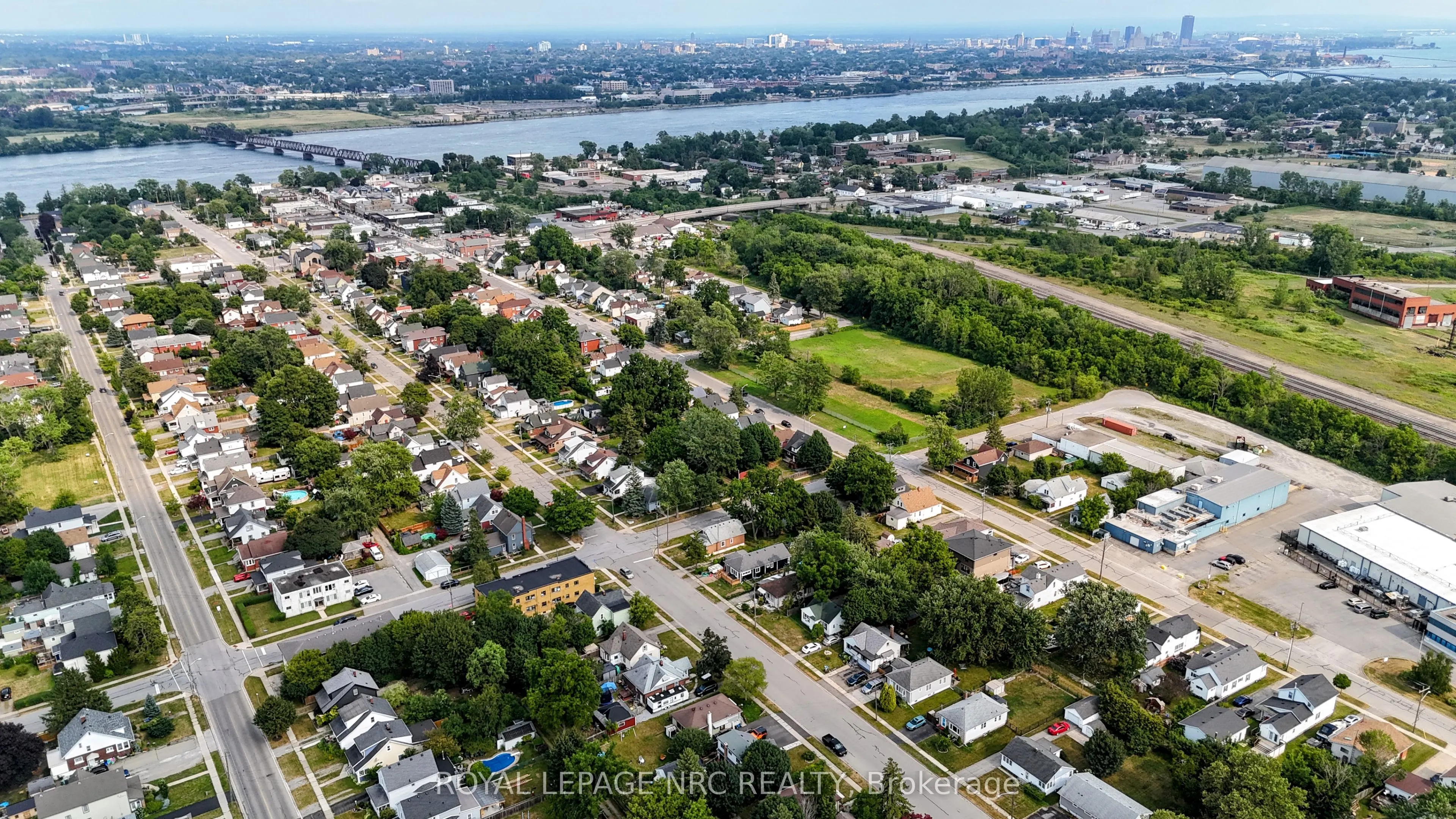301 Dufferin Street