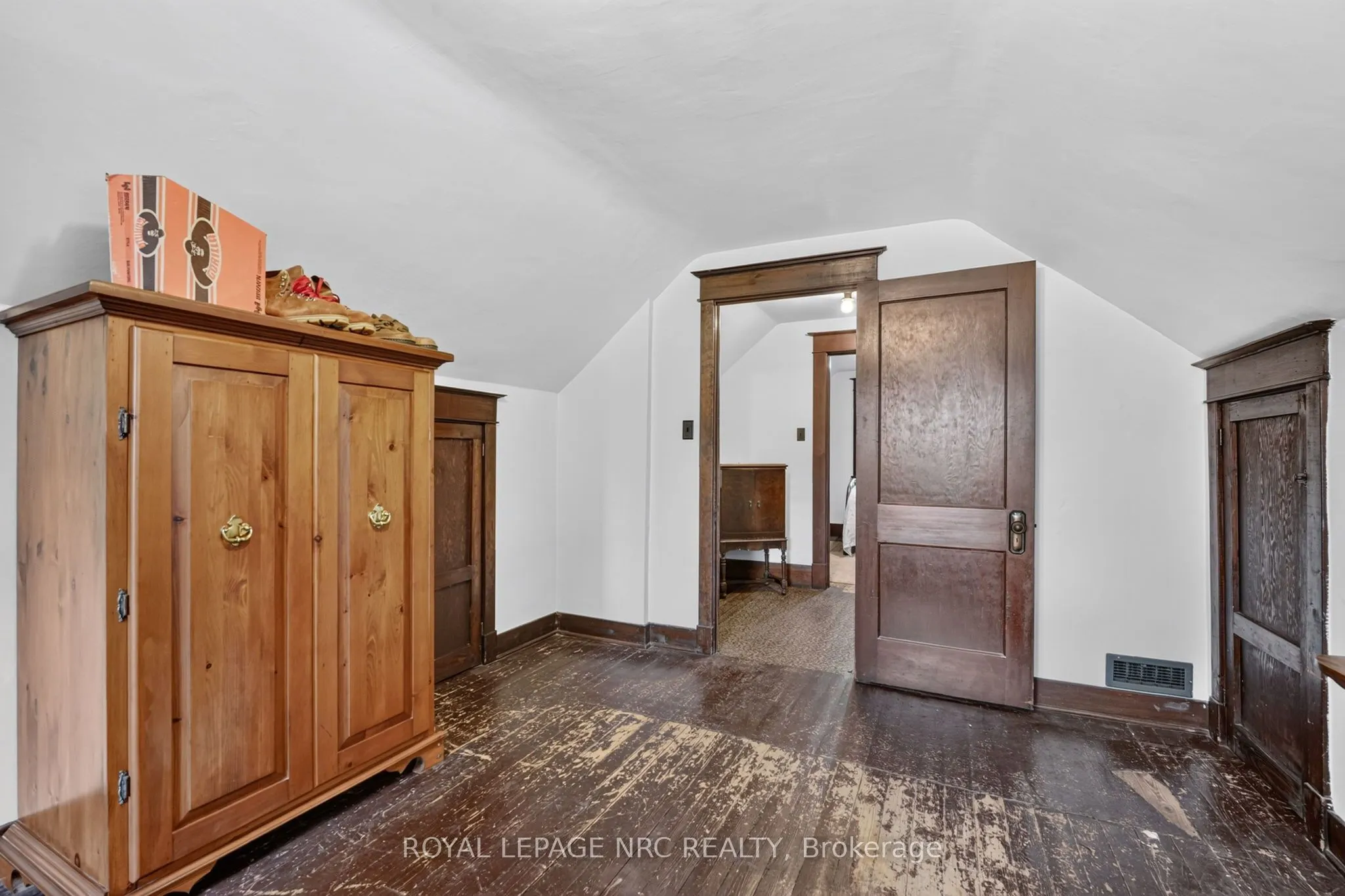 301 Dufferin Street