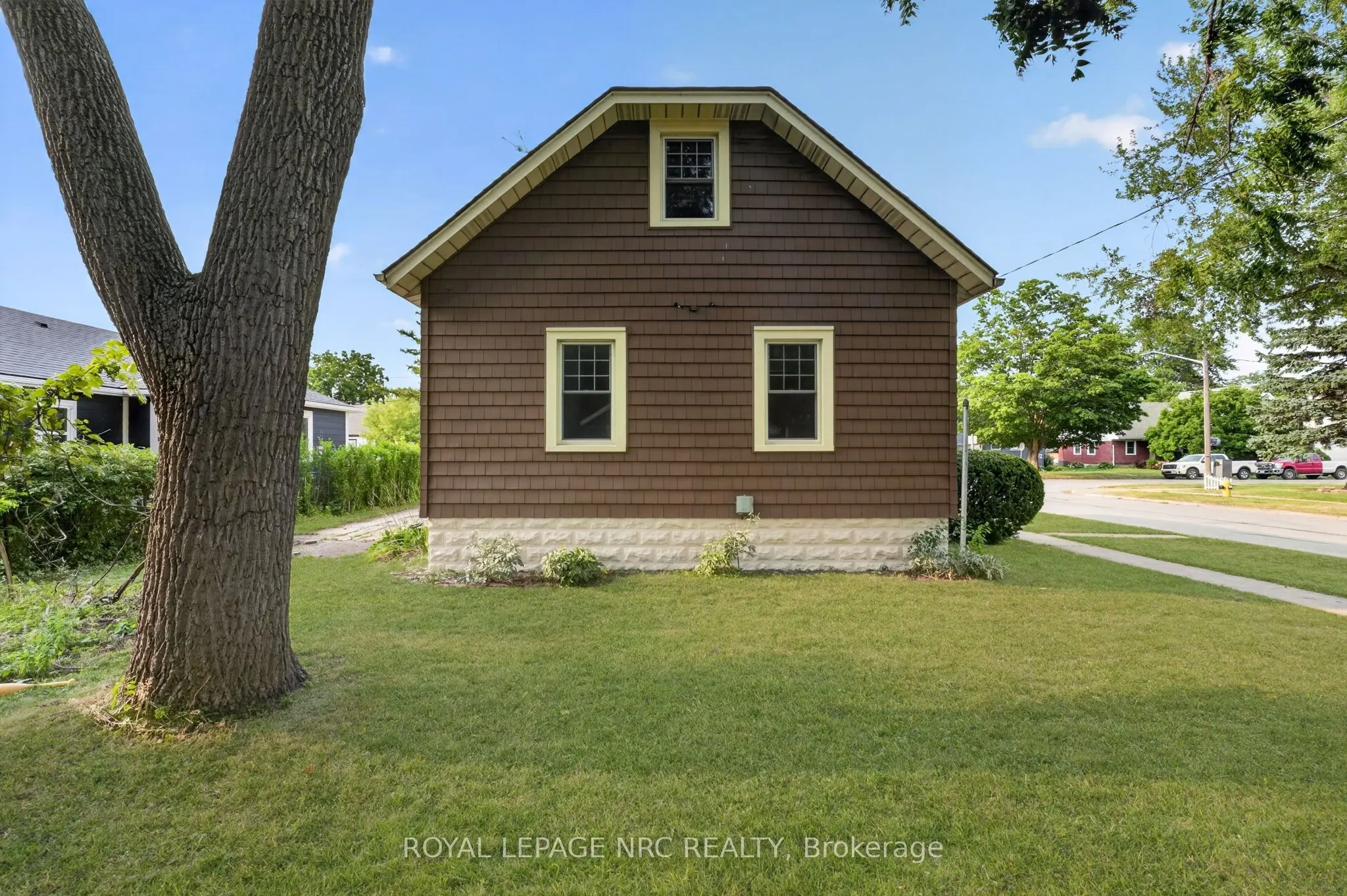 301 Dufferin Street