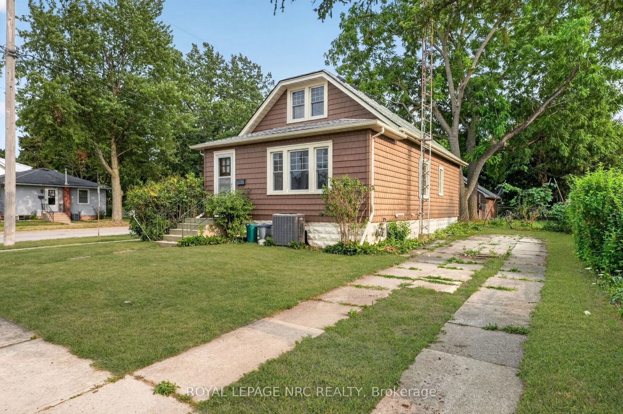 301 Dufferin Street