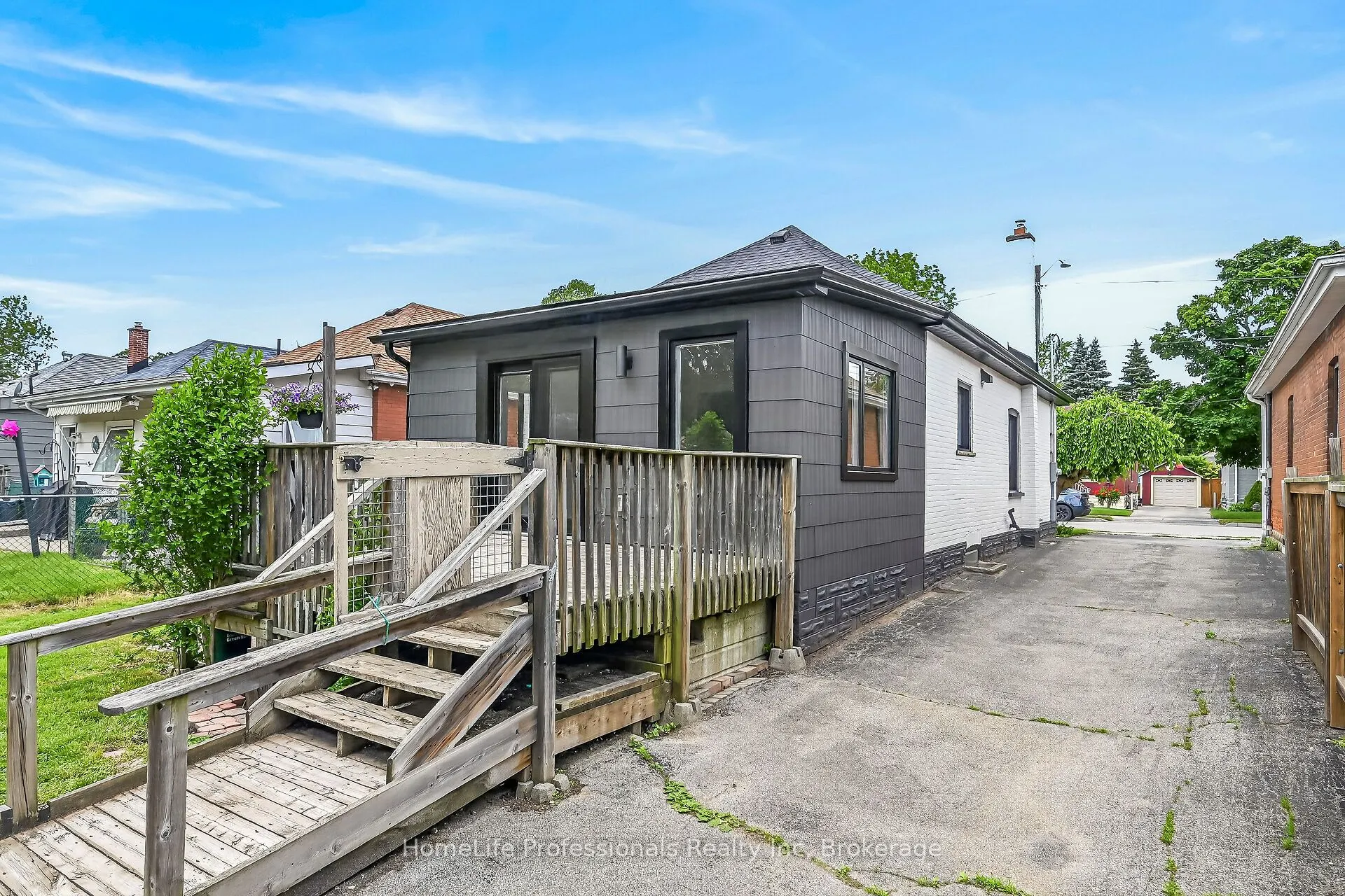 96 Aberdeen Avenue