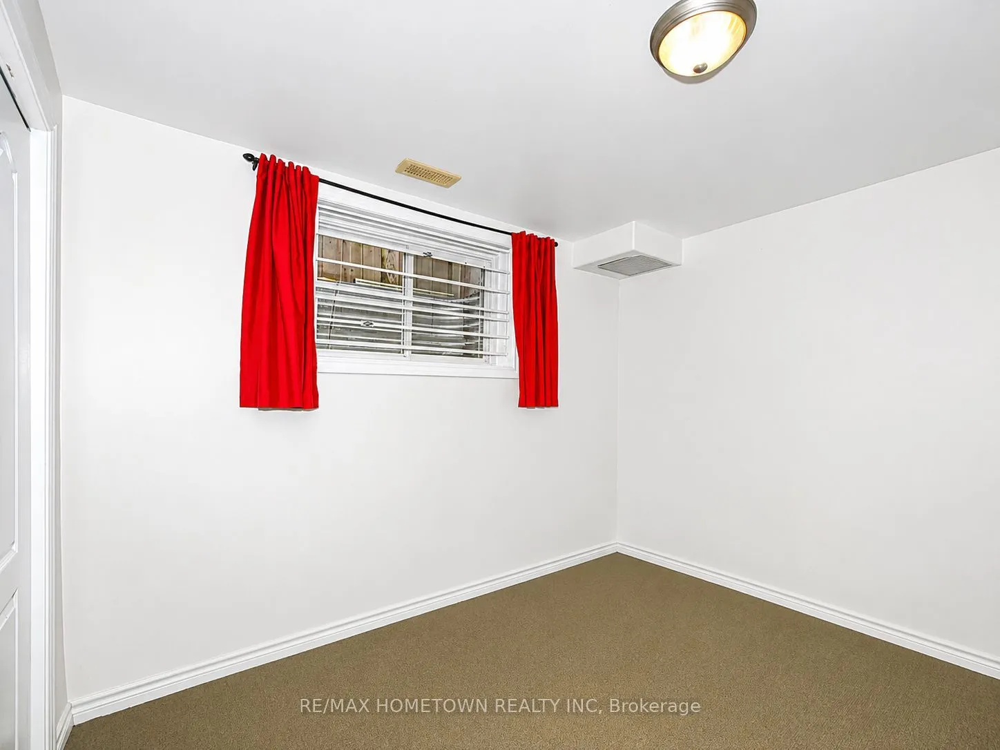 16 REGENCY Place