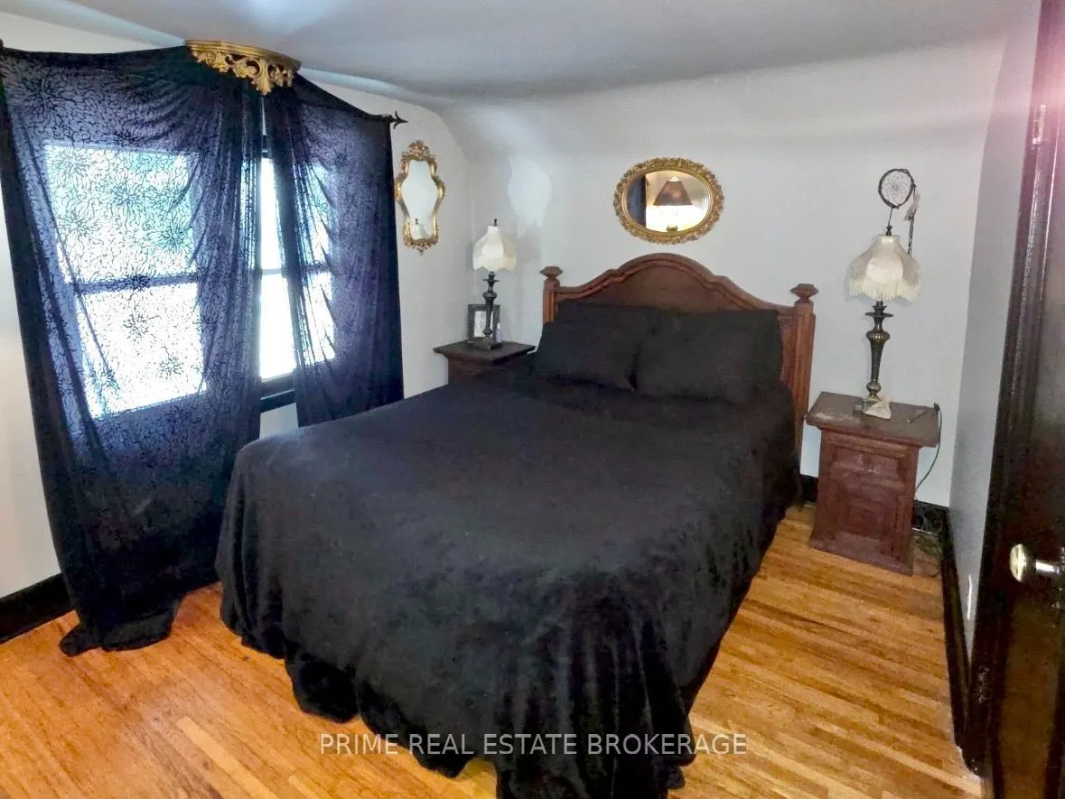 586 Cheapside Street