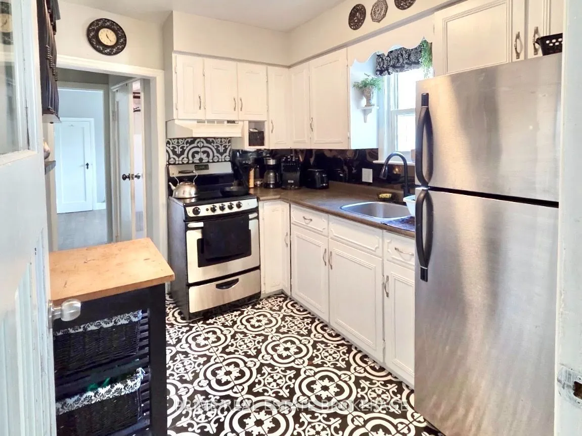 586 Cheapside Street