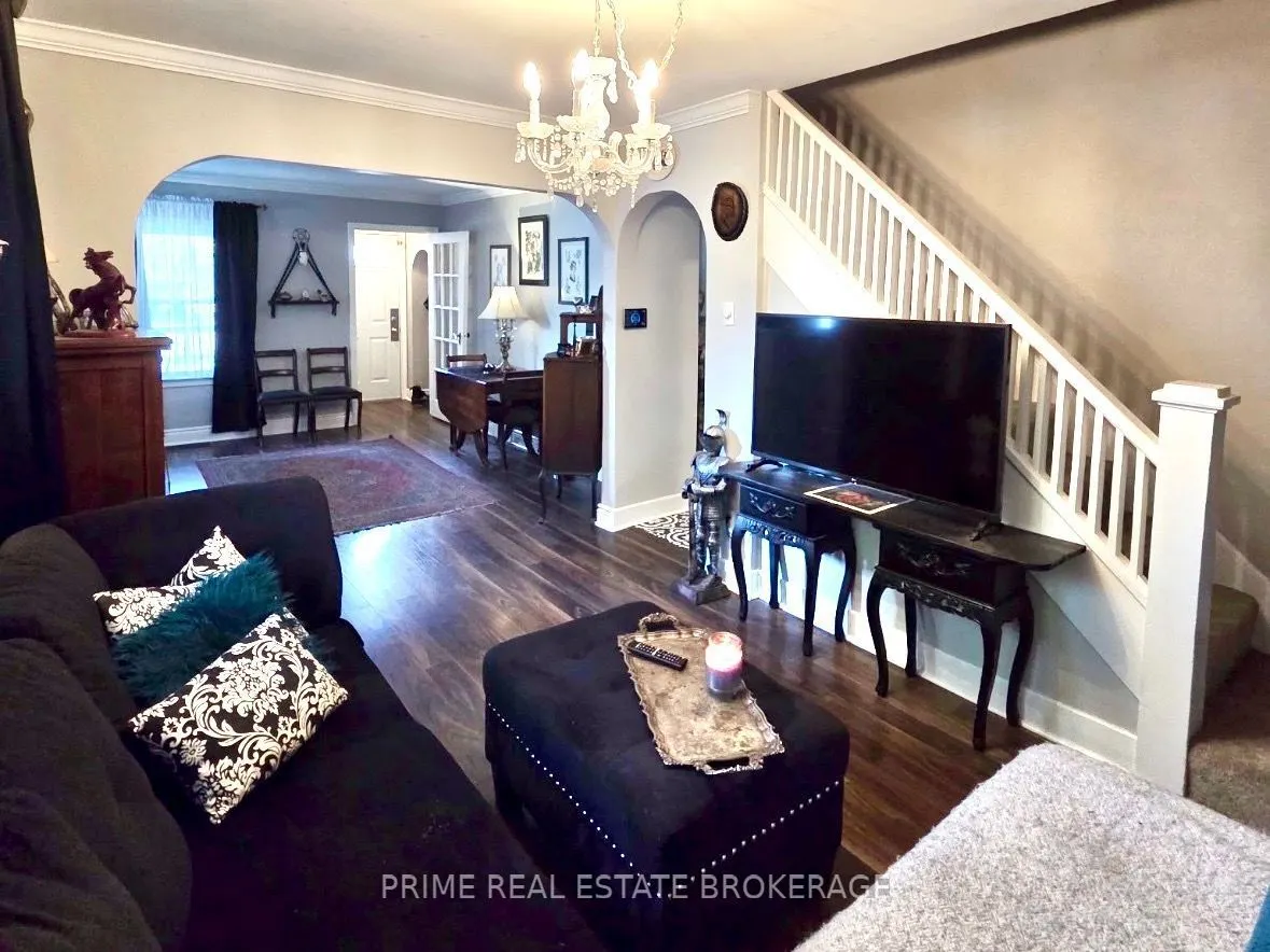 586 Cheapside Street