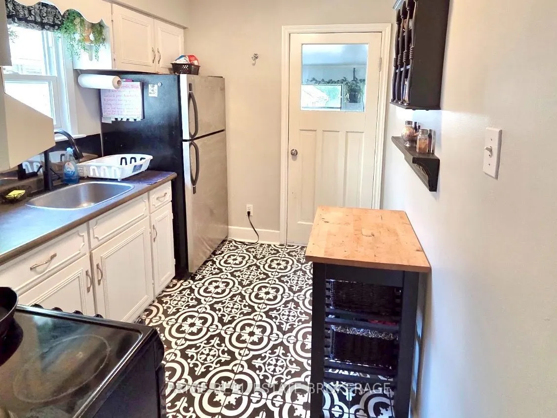 586 Cheapside Street