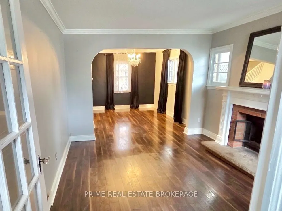 586 Cheapside Street